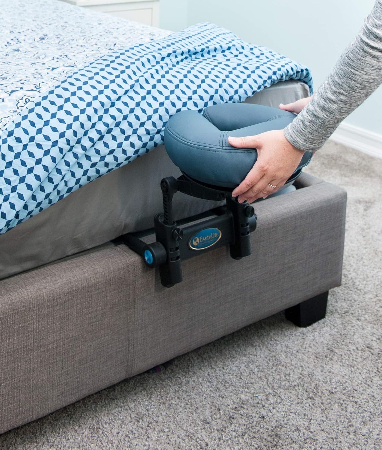 EARTHLITE Massage Kit Travelmate - Ultra-Portable Face Down Tabletop Massage System perfect for Vitrectomy Recovery & On-The-Go Massage, Black: Sports & Outdoors