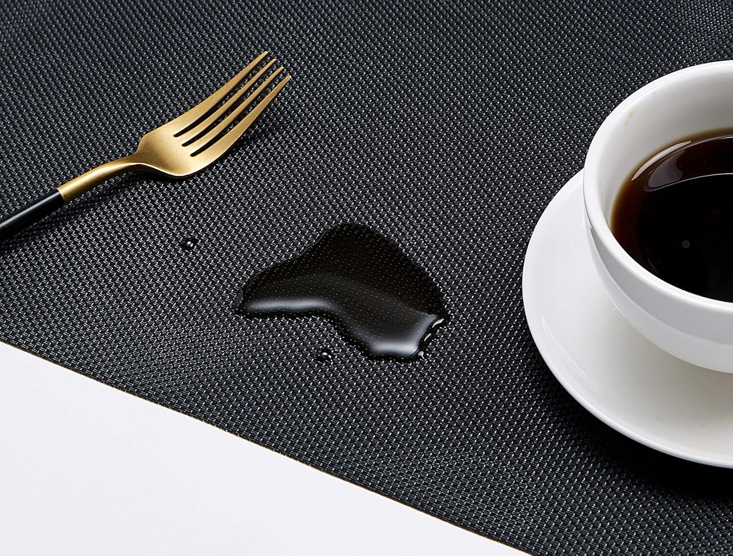 DOLOPL Black Placemat Placemats Waterproof Placemats Set of 6 Crossweave Woven Vinyl Laminated Table Mat Easy to Clean Heat Resistant Wipeable Placemats for Dining Table: Home & Kitchen