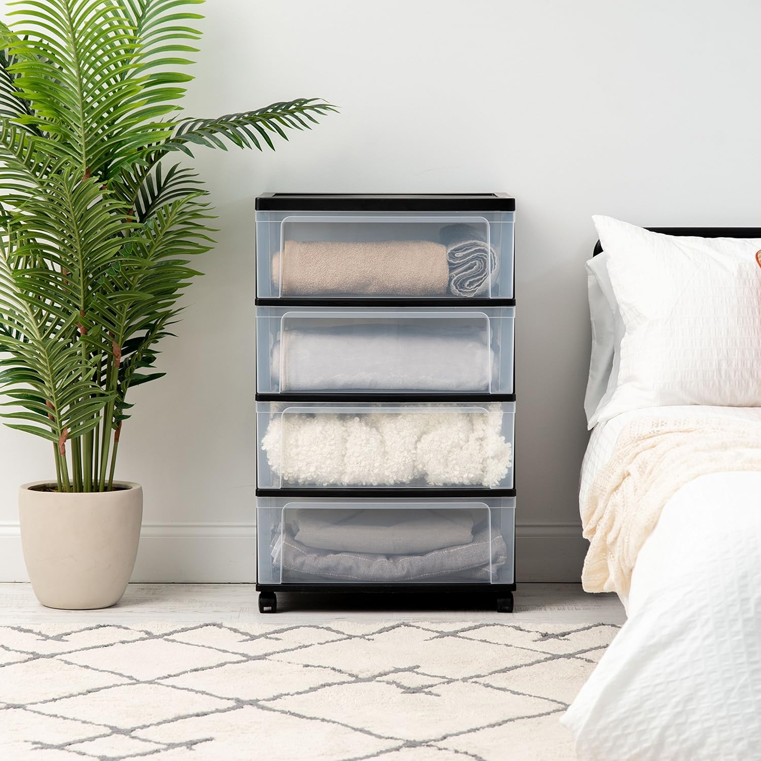 IRIS USA, Inc. 110303 4-Drawer Wide Chest, Black: Home & Kitchen
