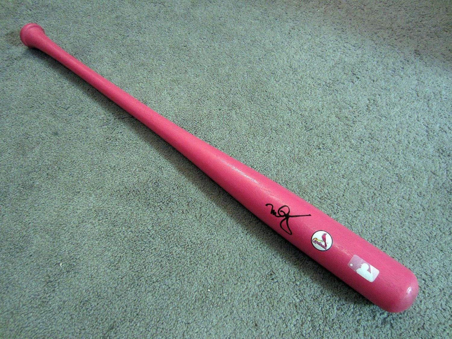 mlb pink bats