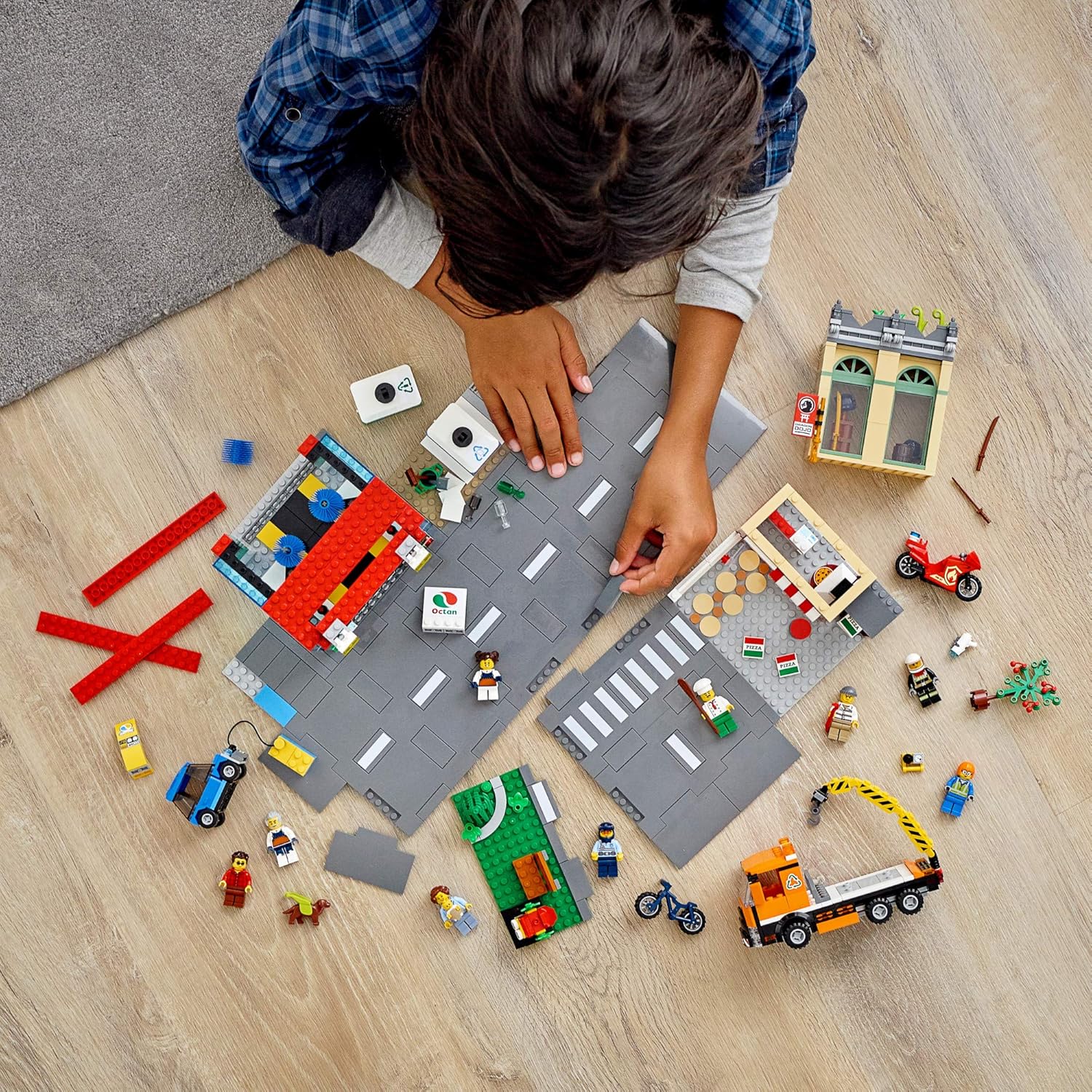 LEGO City Town Center 60292 Building Kit; Cool Building Toy for Kids, New 2021 (790 Pieces): Toys & Games