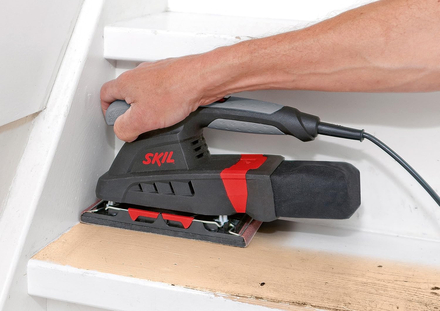 Der Skil Schwingschleifer 7348 AA im Einsatz Einsatz Skil