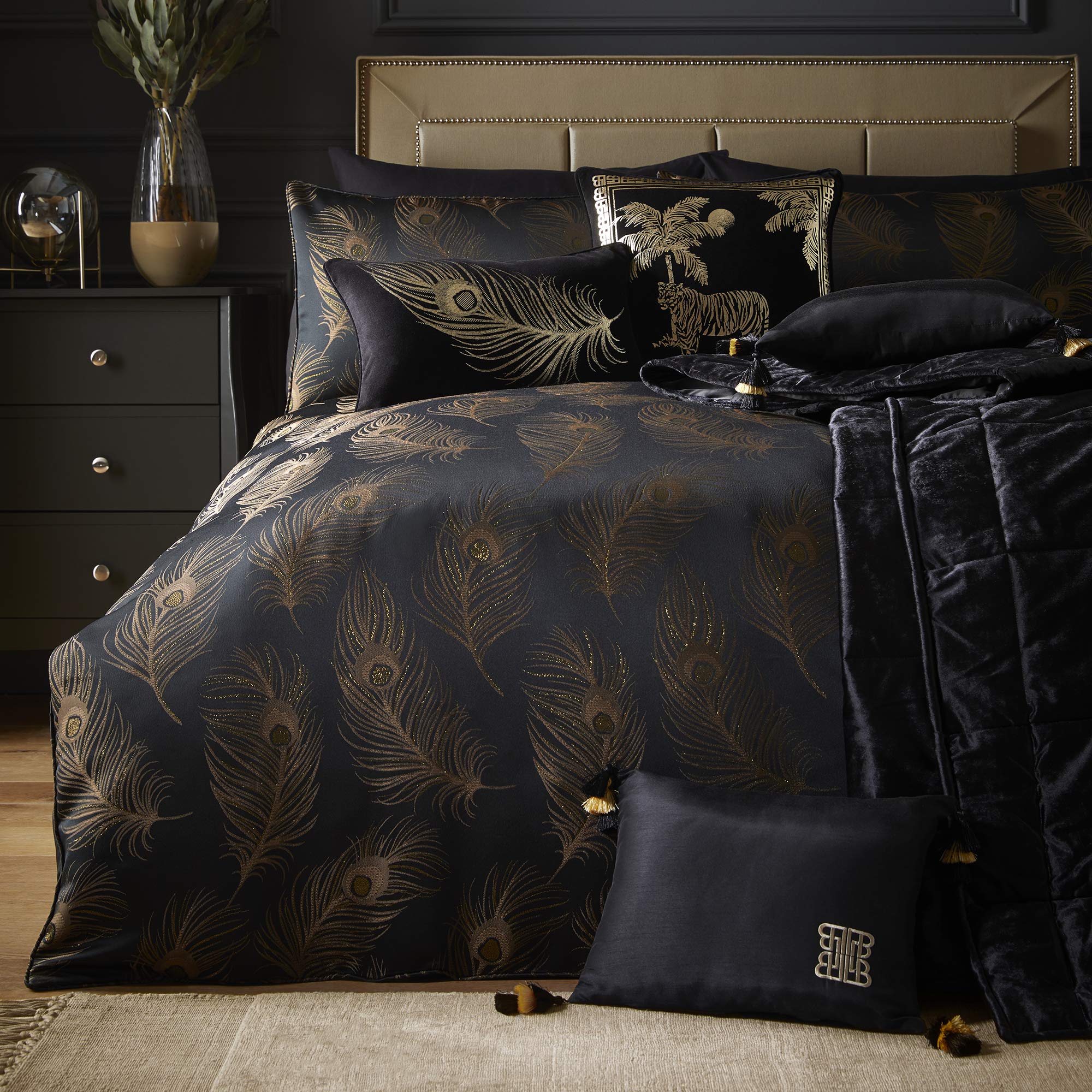 Laurence Llewelyn-Bowen - Black Peacock Feathers Duvet Cover - Super King Bedding Size (260 x 220cm) - 2 Pillowcases - Jacquard Bedding Set in Black & Gold - Luxury Bedding - Peacock Bird Duvet Cover