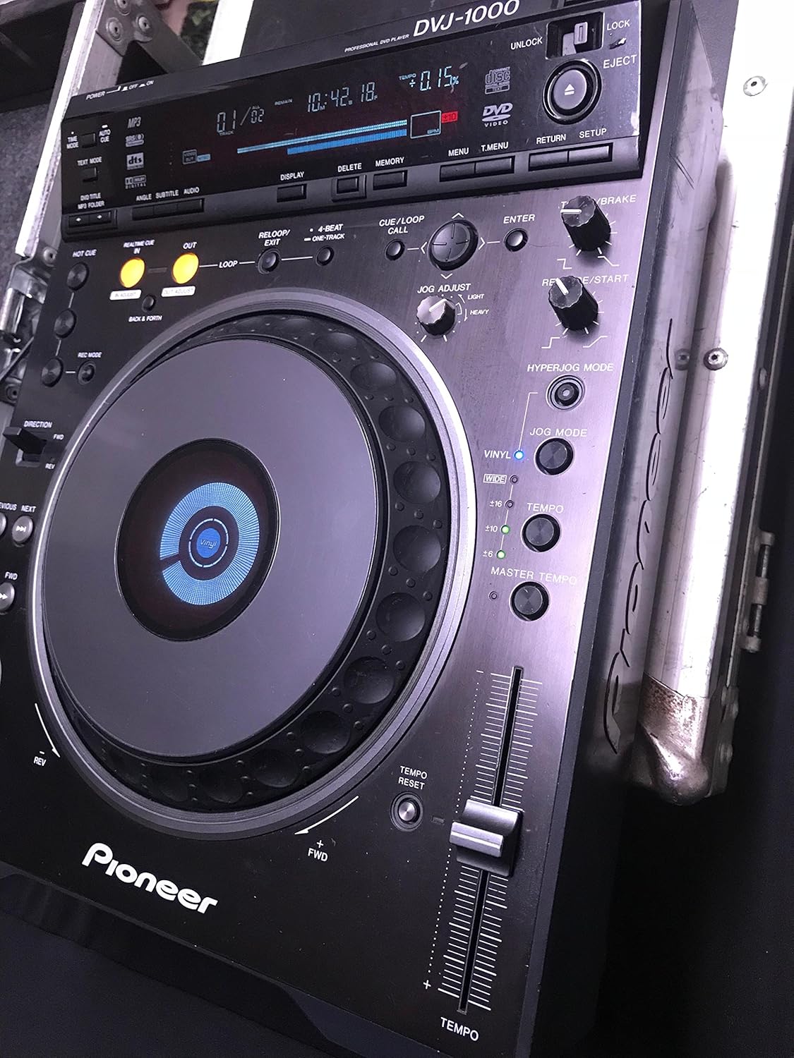 Amazon.com: Pioneer DVJ-1000 Professional DJ DVD and CD Table Top Player  with MP3 and Video Support: Musical Instruments