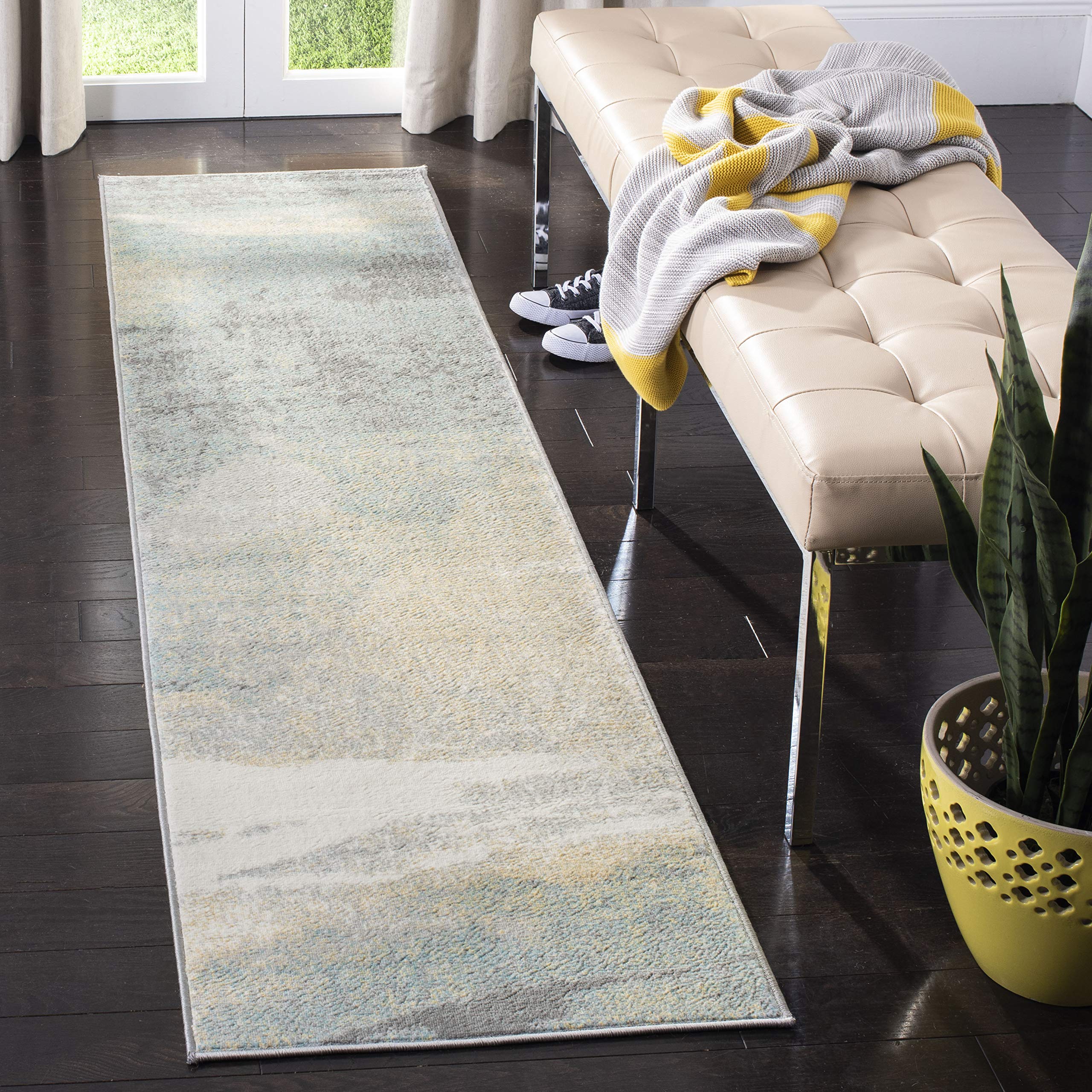 SAFAVIEH Abstract Rug for Living Room, Dining Room, Bedroom - Jasper Collection, Short Pile, in Grey and Gold, 61 X 244 cm