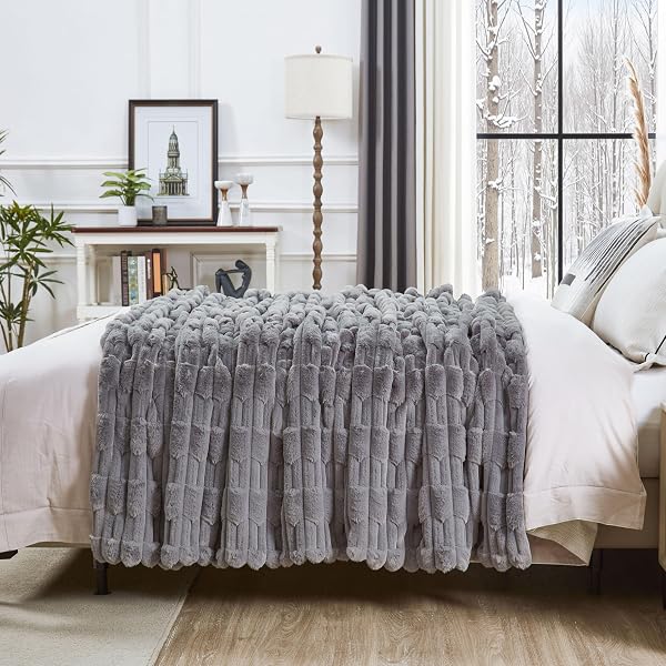 JONIYEAR OVERSIZED SOFT FLUFFY STRIPED FAUX RABBIT FUR BLANKET TWIN SIZE 60″ X 70″, DECORATIVE 3D GEOMETRIC LARGE WARM FUZZY FUR BLANKETS FOR WINTER, REVERSIBLE SHAGGY FURRY BLANKET FOR BED, DARK GREY