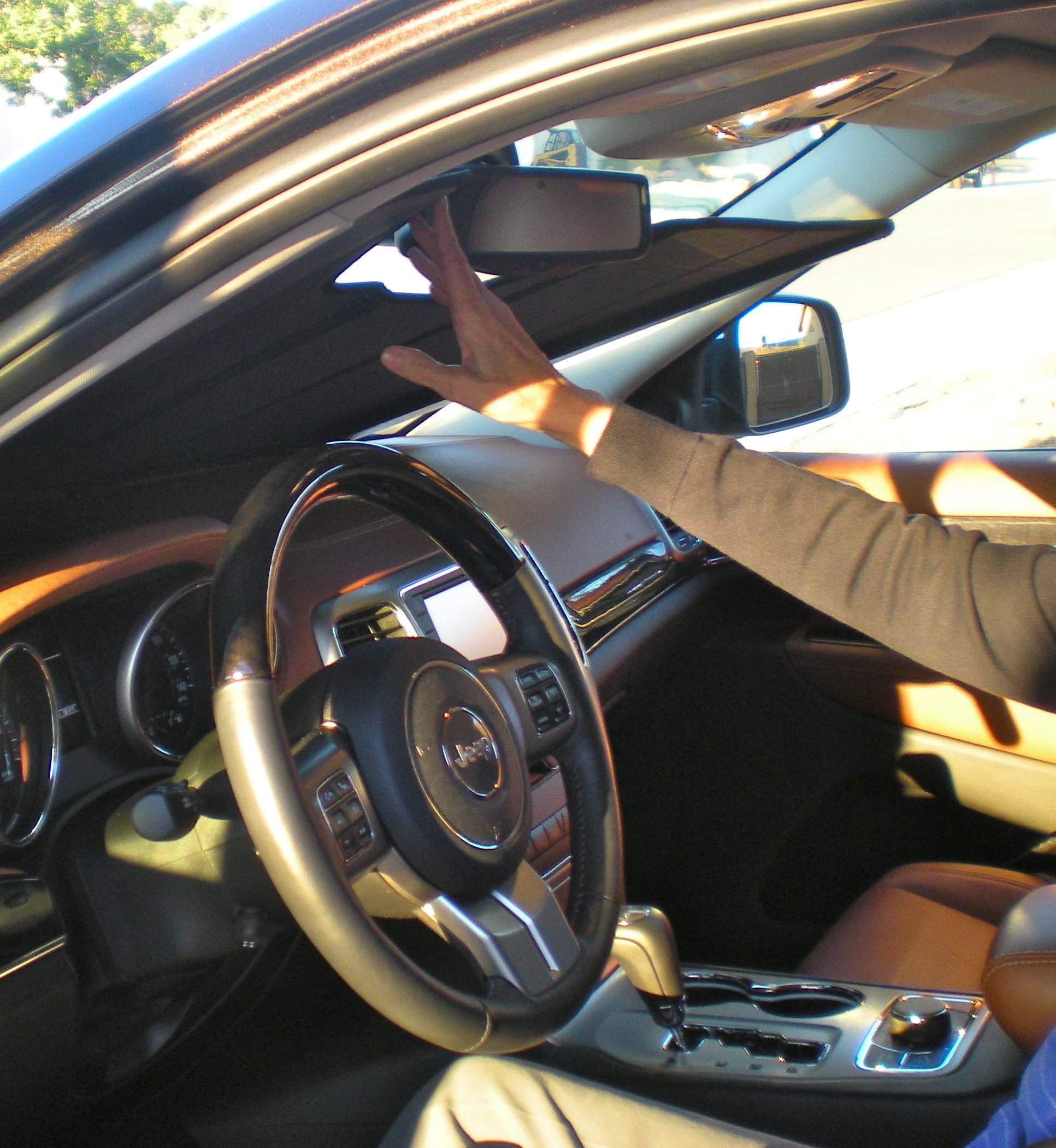 Jeep Grand Cherokee Windshield