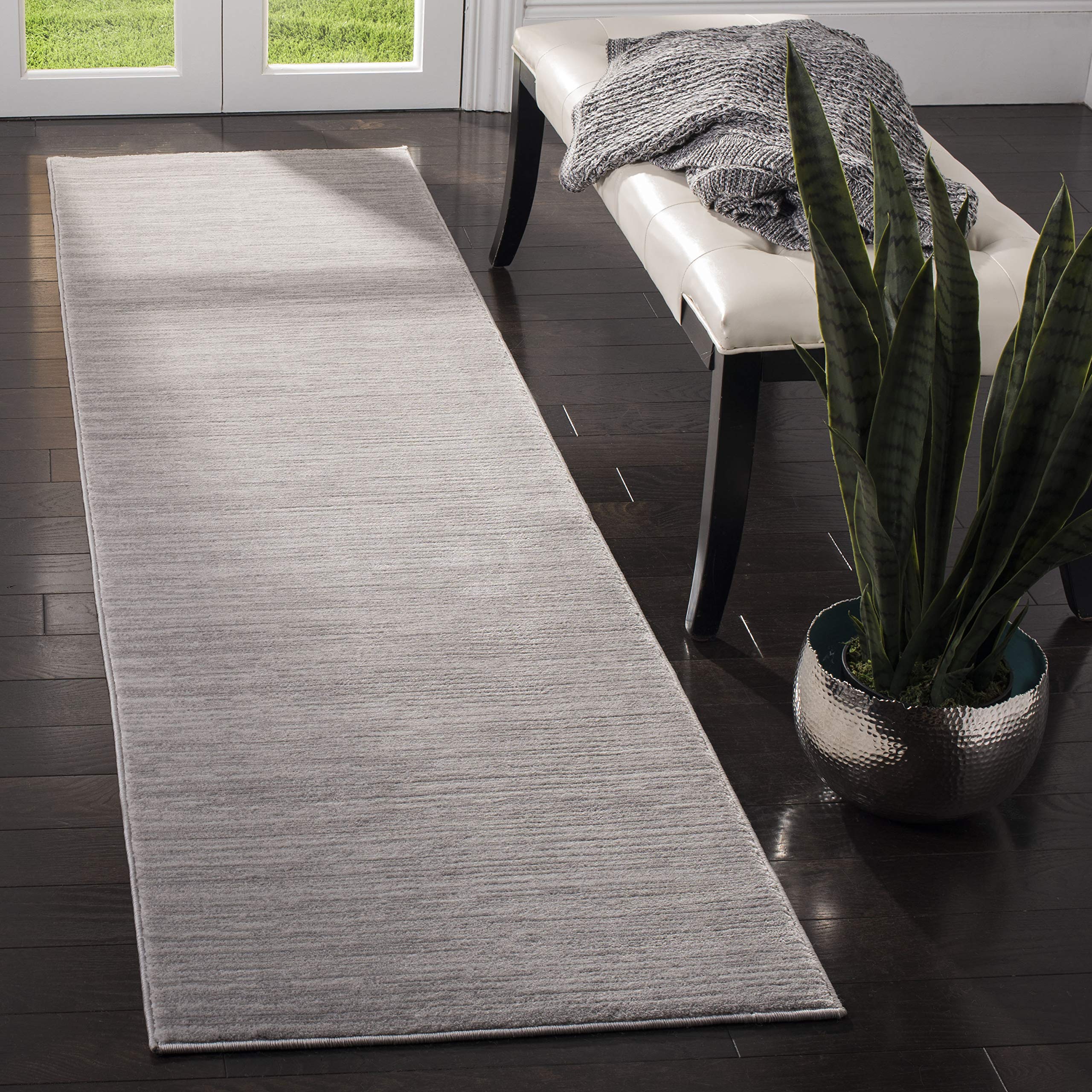 SAFAVIEH Vision Collection Runner Rug - 2'2" x 10', Silver, Modern Ombre Design, Non-Shedding & Easy to Clean, Ideal for Foyer, Hallway, Bedroom (VSN606G)