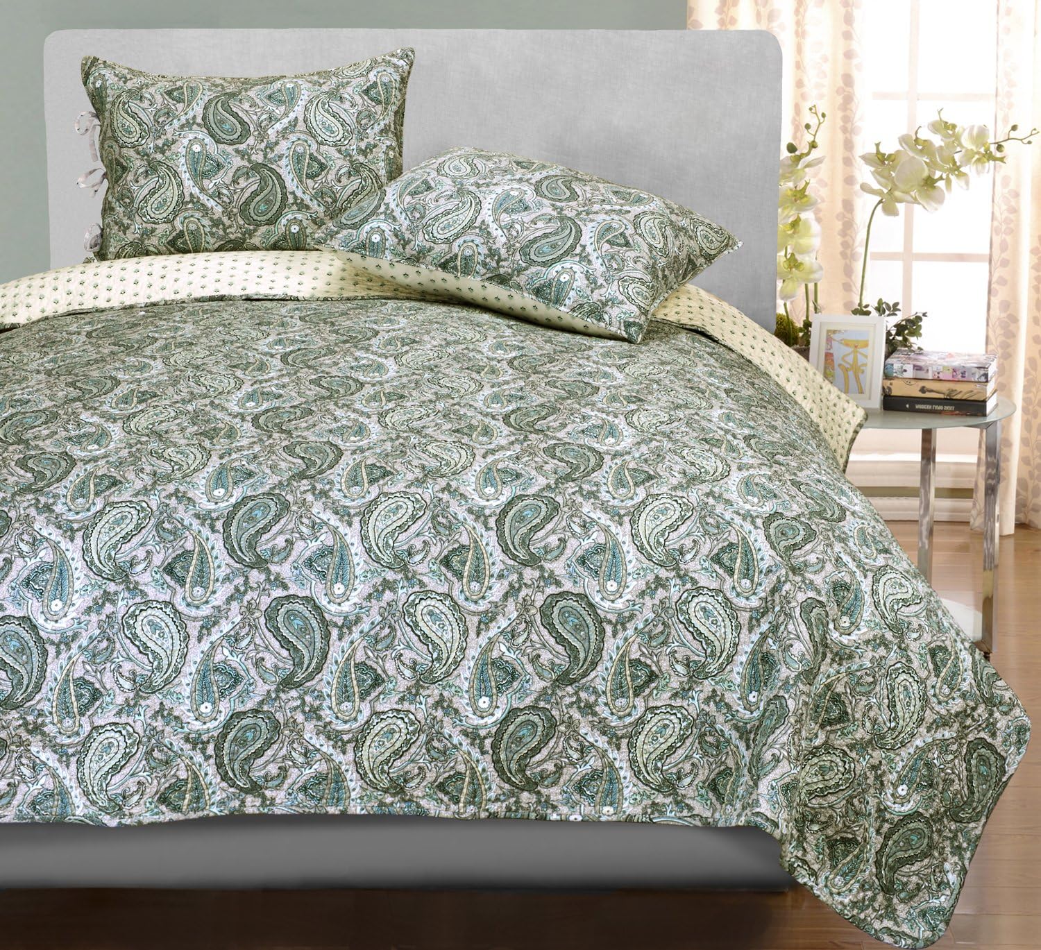 Amazon Com Impressions Full Queen Quilt Set 100 Cotton Moroccan Paisley Design 3 Piece Set Grey Home Kitchen