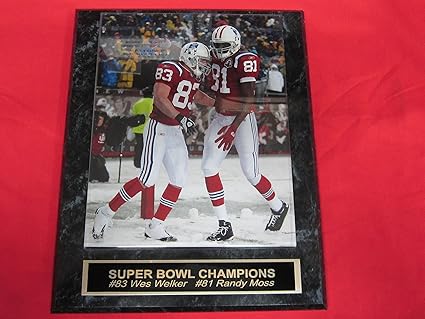 Amazon Com Randy Moss Wes Welker New England Patriots Snow Game Engraved Collector Plaque W 8x10 Photo Sports Outdoors
