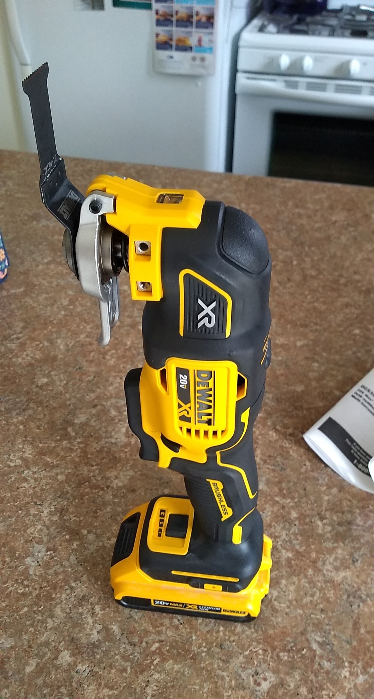 20V MAX* XR® Brushless Cordless 3-Speed Oscillating Multi-Tool (Tool Only) photo review