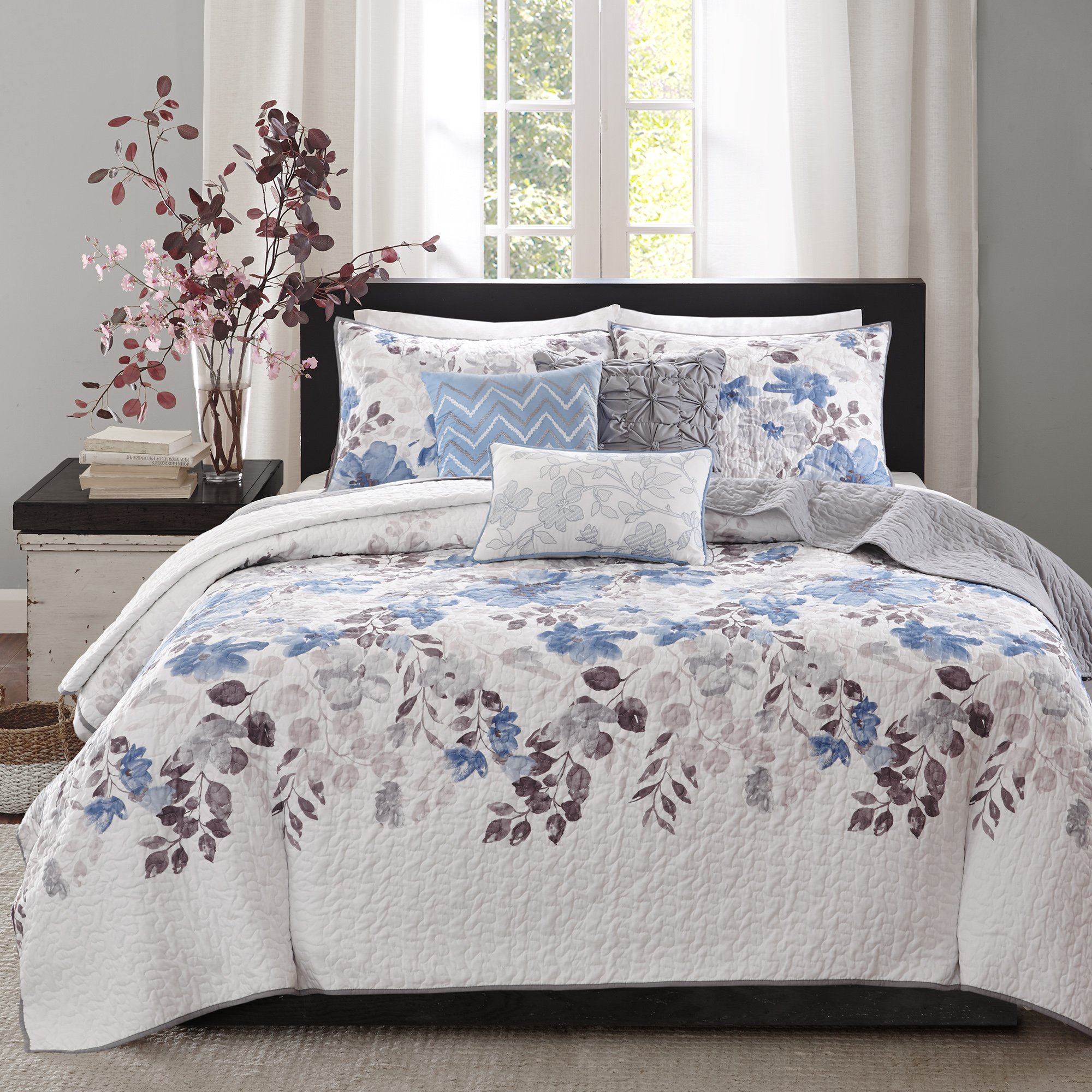 Madison Park Luna Quilt Modern Classic Design All Season, Breathable Coverlet Lightweight Bedding Set, Matching Shams, Decorative Pillow, Full/Queen(90"x90"), Floral Blue 6 Piece Image