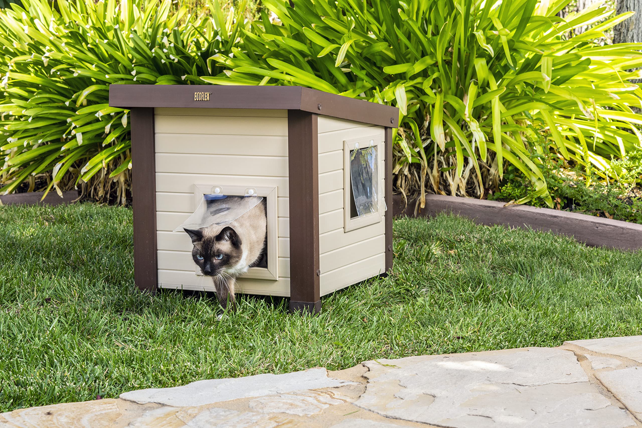 New Age Pet® ECOFLEX® Albany Outdoor Feral Cat House for Multiple Cats