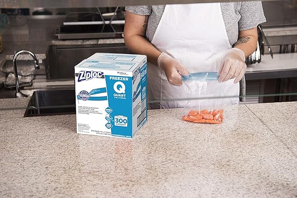 SC JOHNSON PROFESSIONAL ZIPLOC QUART FOOD STORAGE FREEZER BAGS, GRIP ‘N SEAL TECHNOLOGY FOR EASIER GRIP, OPEN, AND CLOSE, 300 COUNT