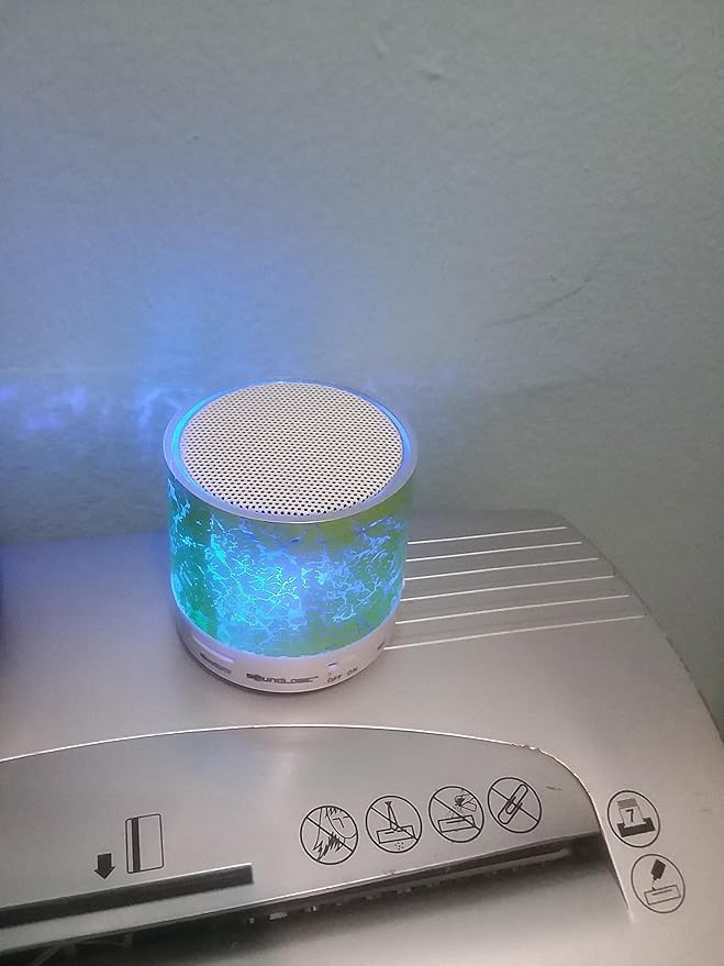 soundlogic light up wireless tailgate speaker