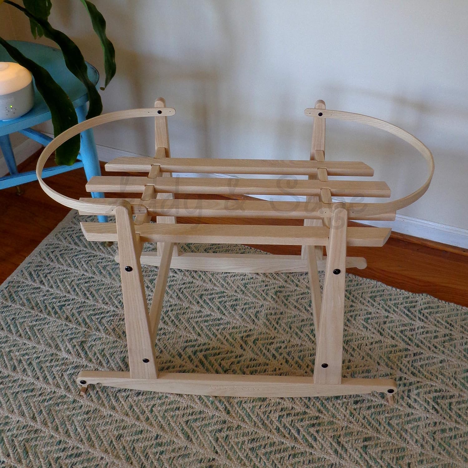 design dua bassinet stand