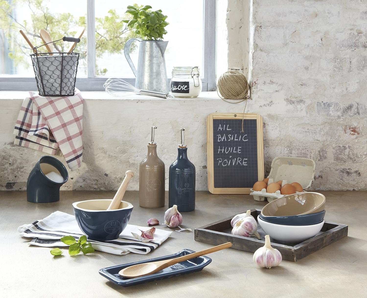 Emile Henry Oil Cruet, Charcoal: Cruet Sets: Kitchen & Dining
