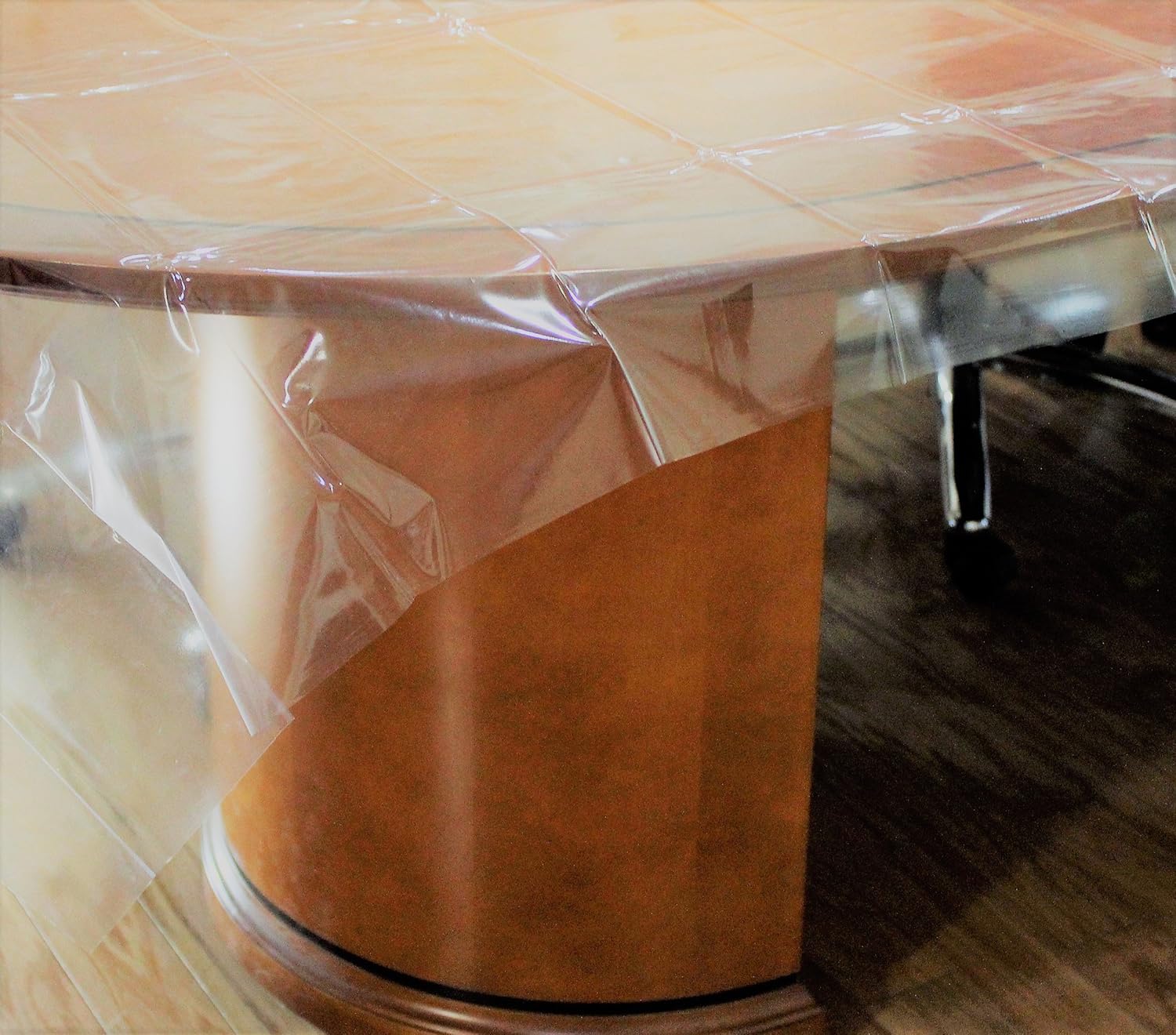 Exquisite Light Duty Waterproof Plastic Table Cover