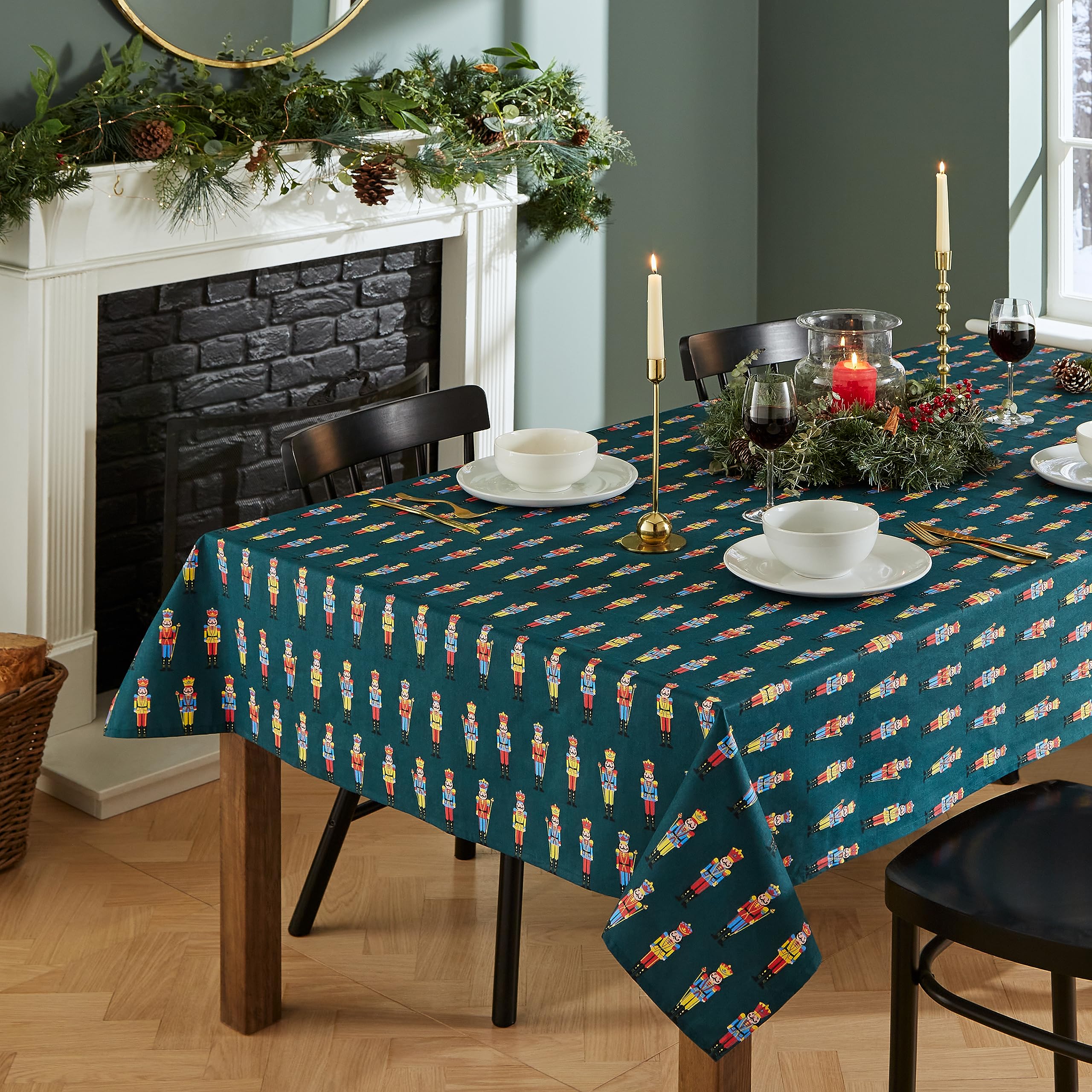 Catherine Lansfield Dining Christmas Nutcracker Cotton Table Cloth 137x178 cm Green — image 1