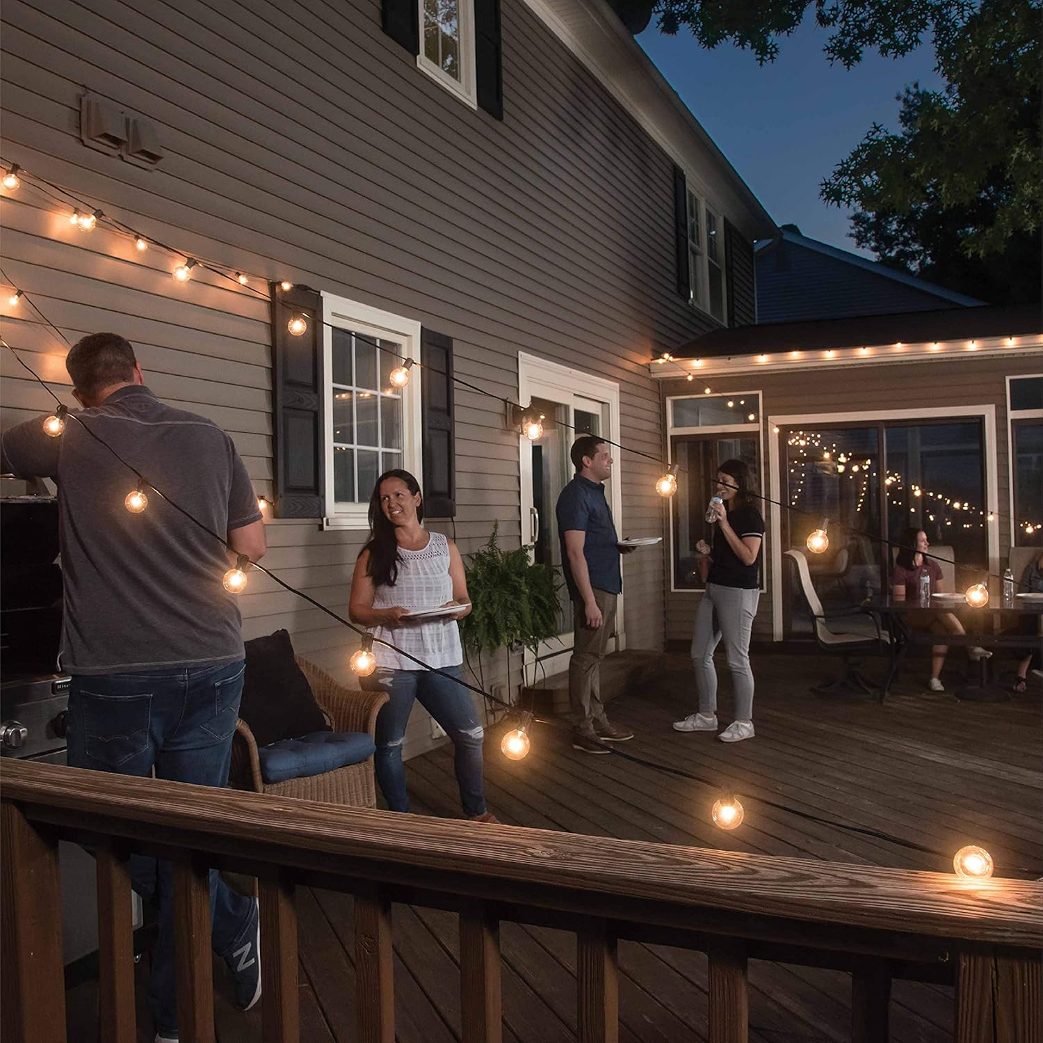 Mr Beams 5W G40 Bulb Incandescent Weatherproof Indoor/Outdoor String Lights, 100 feet, Black - - 
