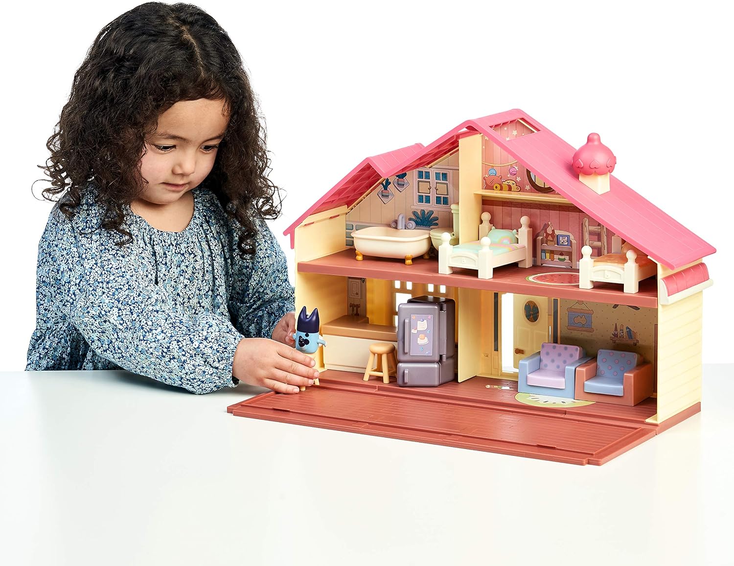 Bluey Family Home Playset with 2.5" poseable Figure, Multicolor (13024): Toys & Games