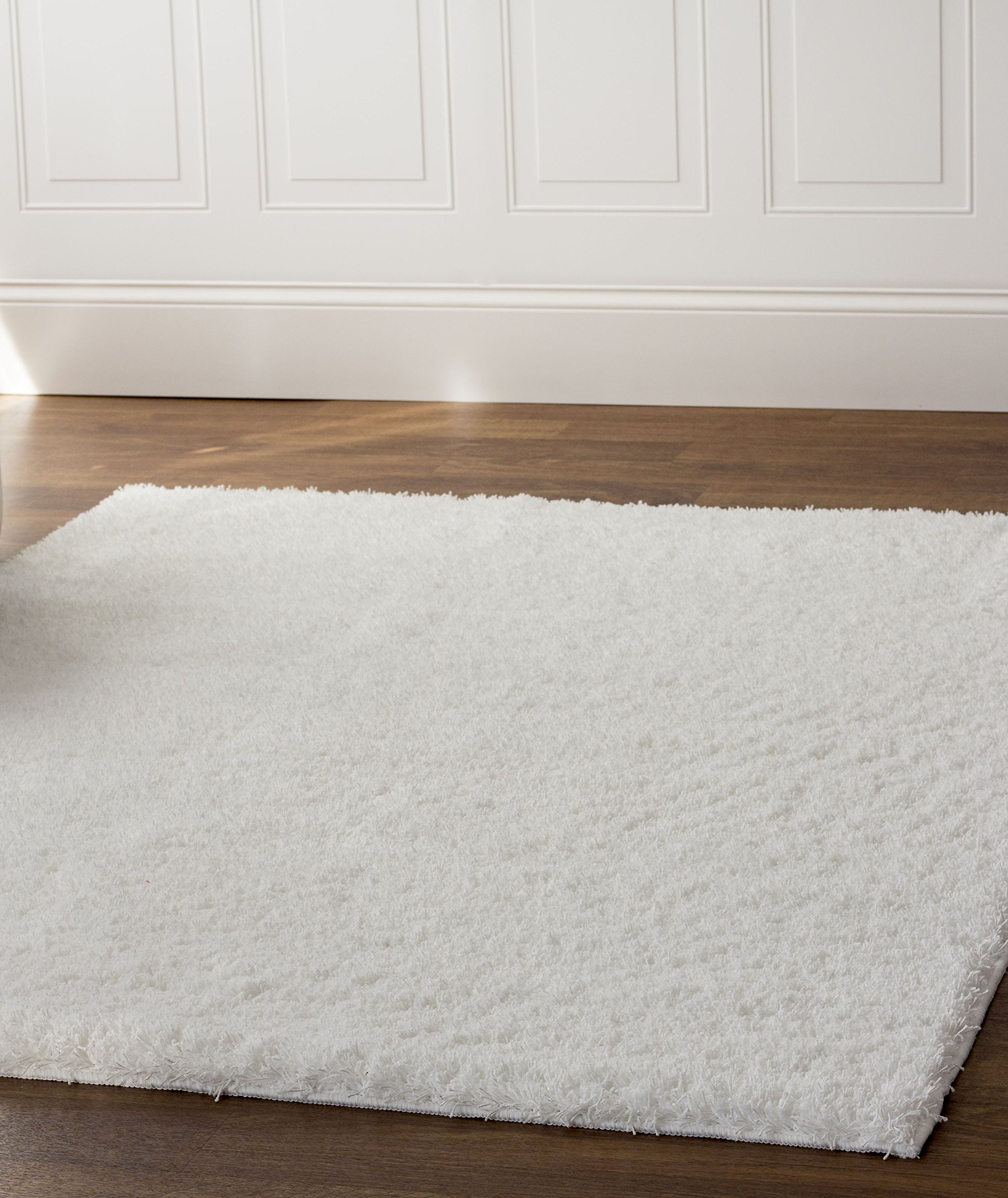 Super Area Rugs, Cozy Collection, Pure White Shag Rug, 5Feet by 7Feet
