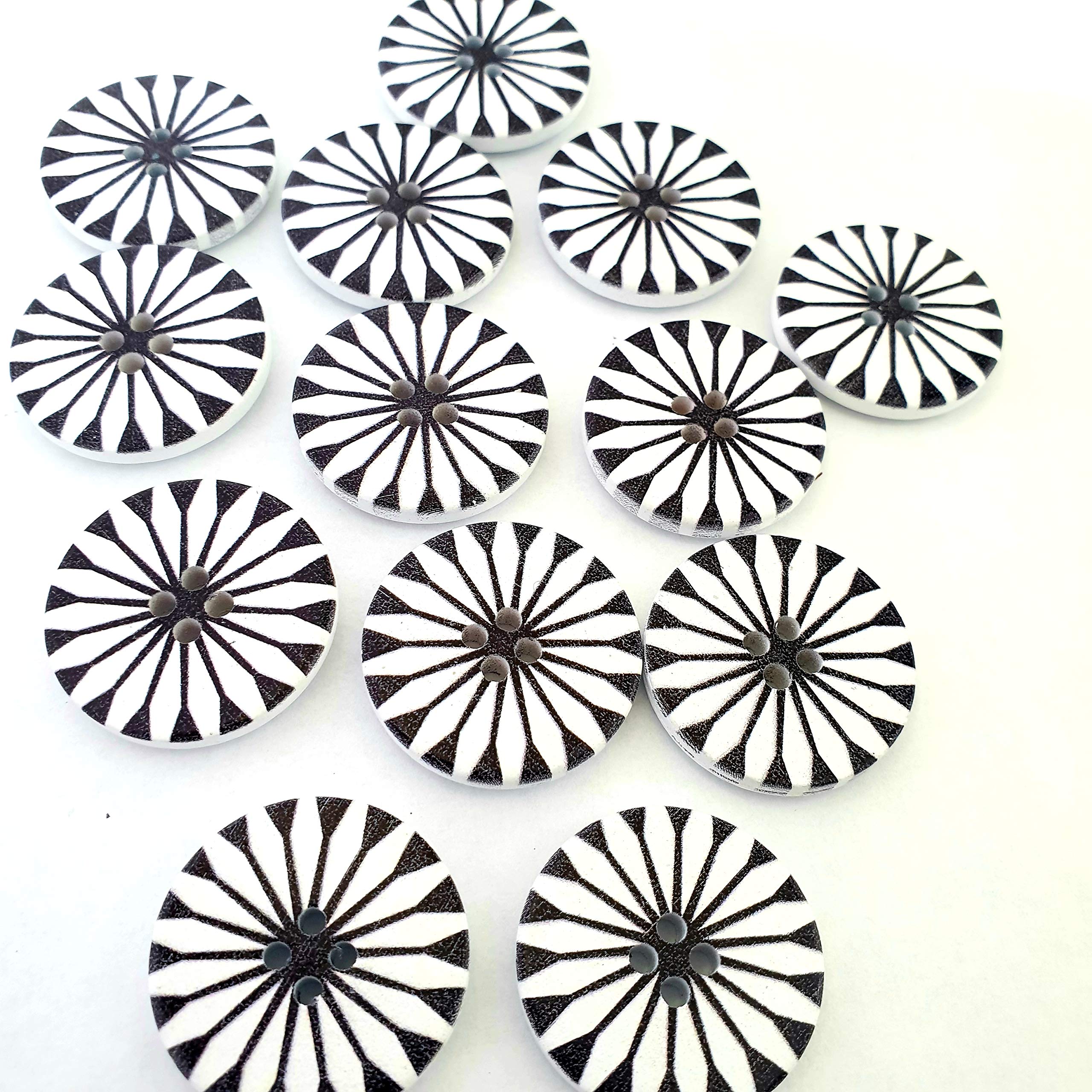 MajorCrafts® 20pcs 30mm Black & White Flower 4 Holes Round Large Sewing Wood Buttons Arts and Crafts Embellishments