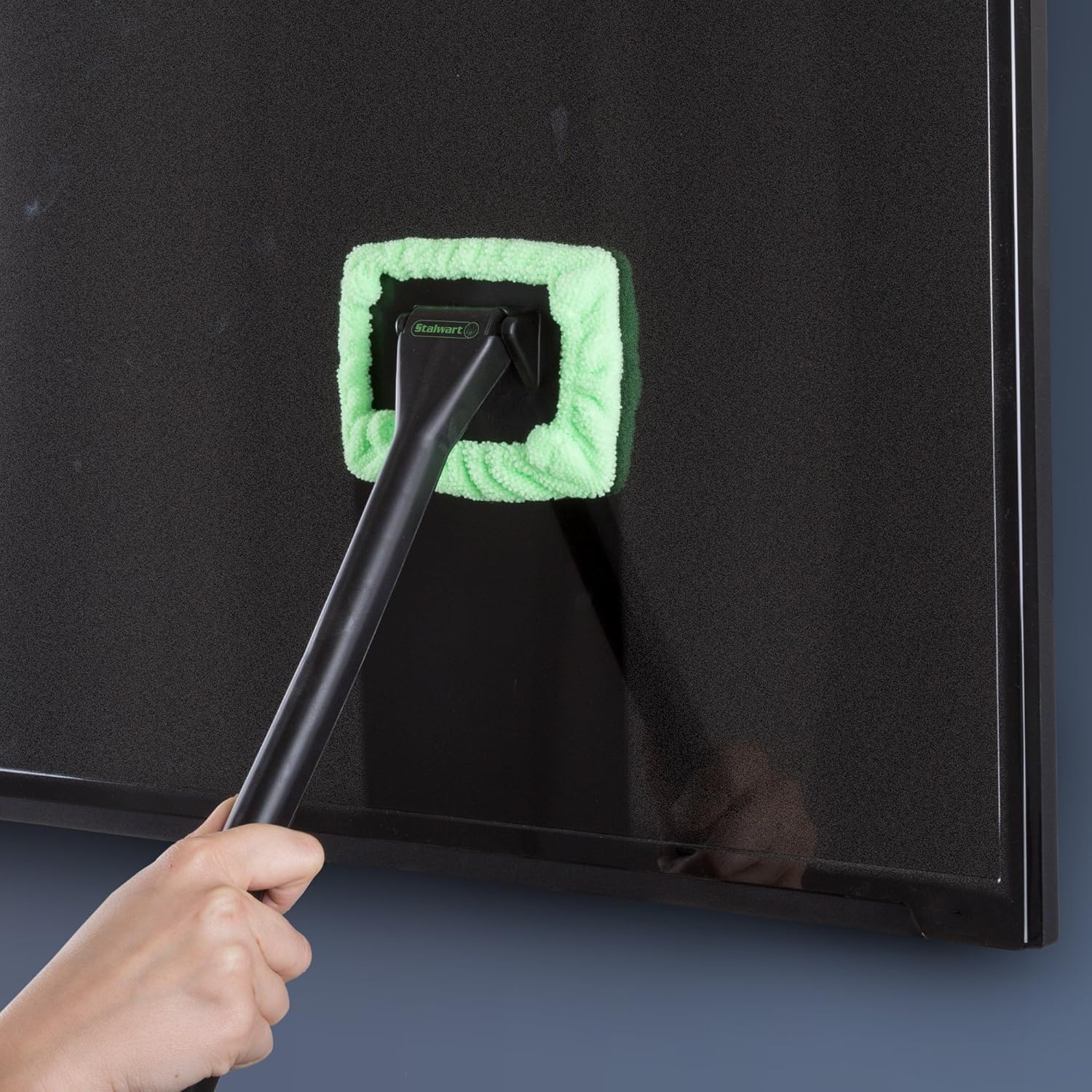 Windshield Cleaner with Microfiber Cloth, Handle and Pivoting Head- Glass Washer Cleaning Tool for Windows By Stalwart (Green): Automotive