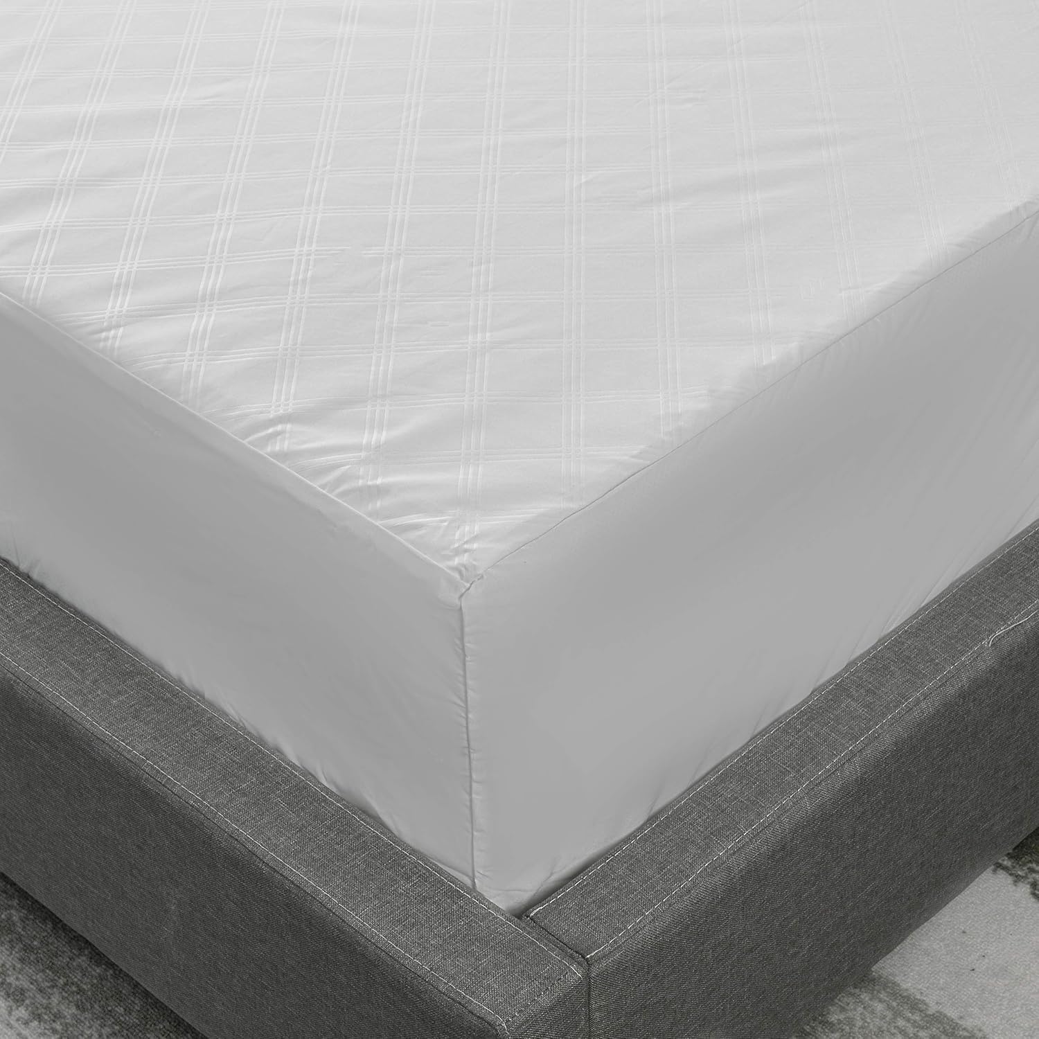 Allergy Relief by AllerEase Zippered Mattress Protector, Queen Size - Waterproof, Hypoallergenic Mattress Cover, Protects Against Household Allergens & Bed Bugs, Machine Washable: Home & Kitchen