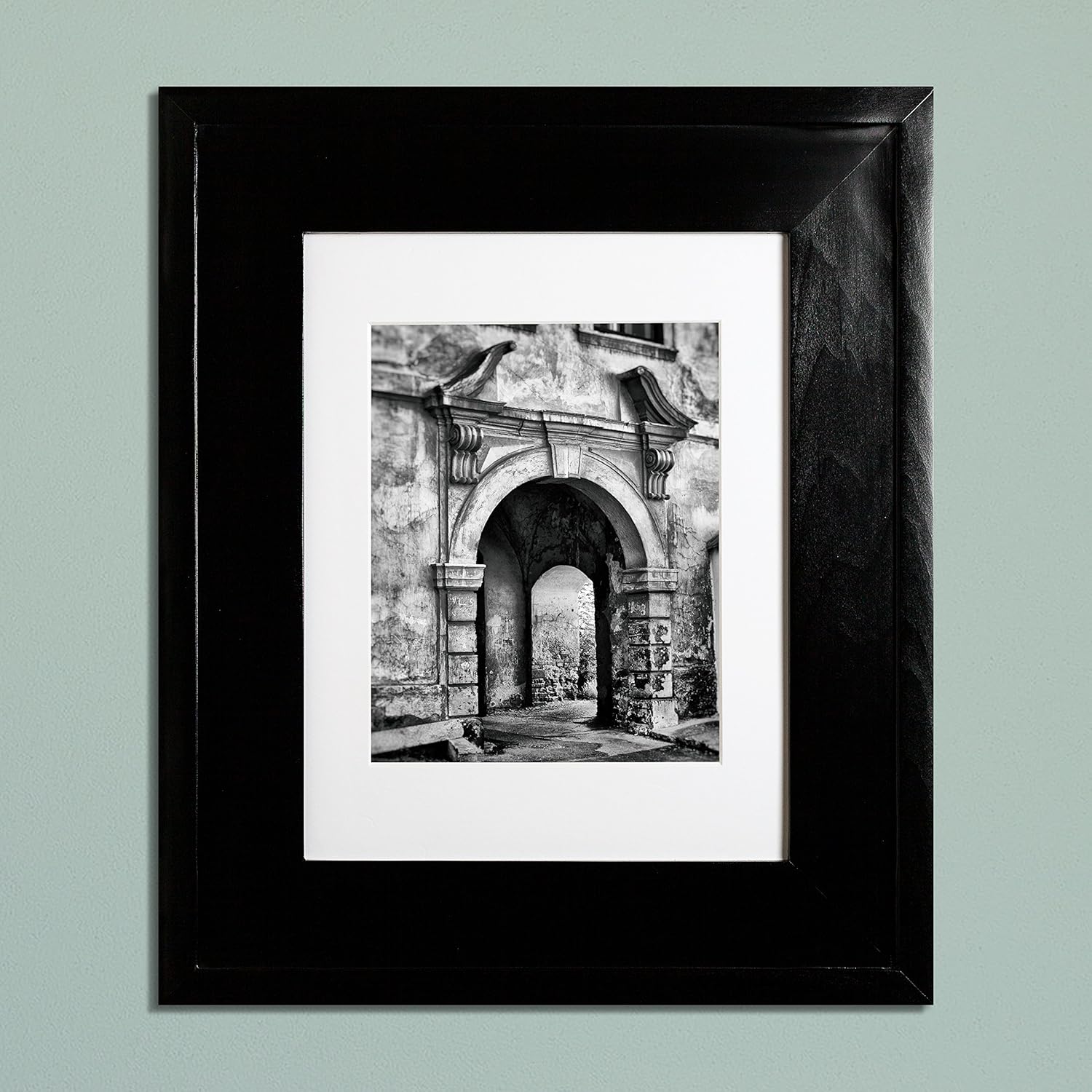 Amazon Com Fox Hollow Furnishings 13x16 Regular Concealed Cabinet Medicine Cabinet With Picture Frame Door Black Home Kitchen