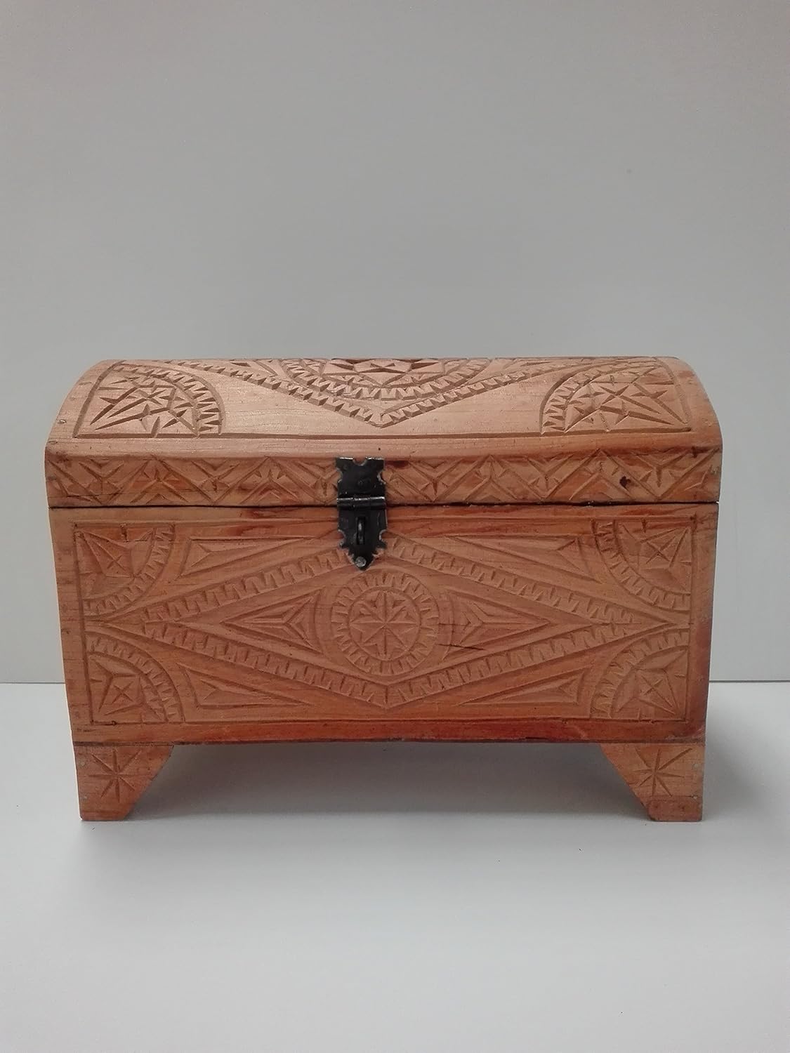 Ethnische Truhe aus Zedernholz handgeschnitzt Marokko Afrikanischer