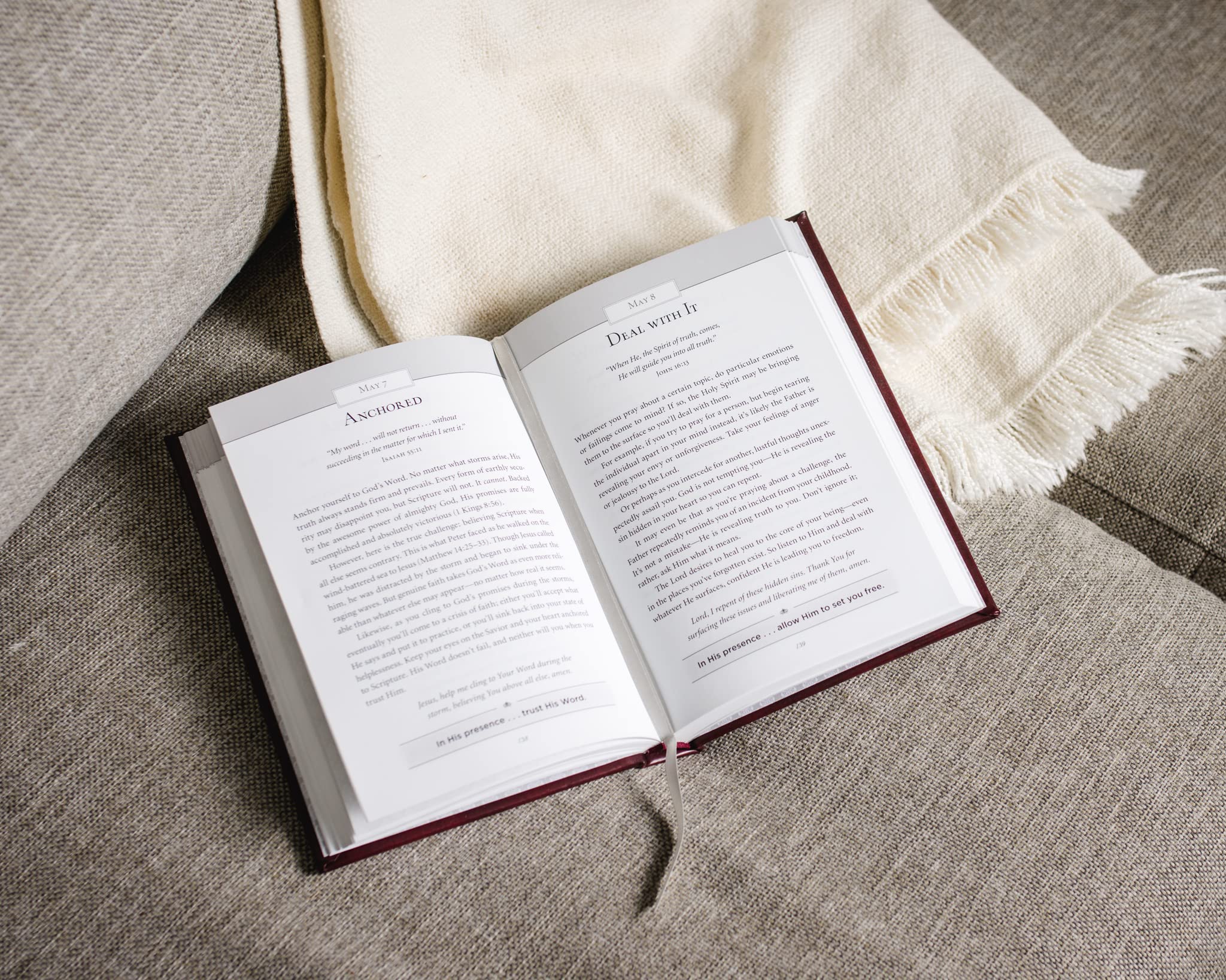 Every Day in His Presence: A Daily Devotional for Finding Peace and Purpose (365 Devotions - Inspiration for Every Day of the Year) (Devotionals from Charles F. Stanley)