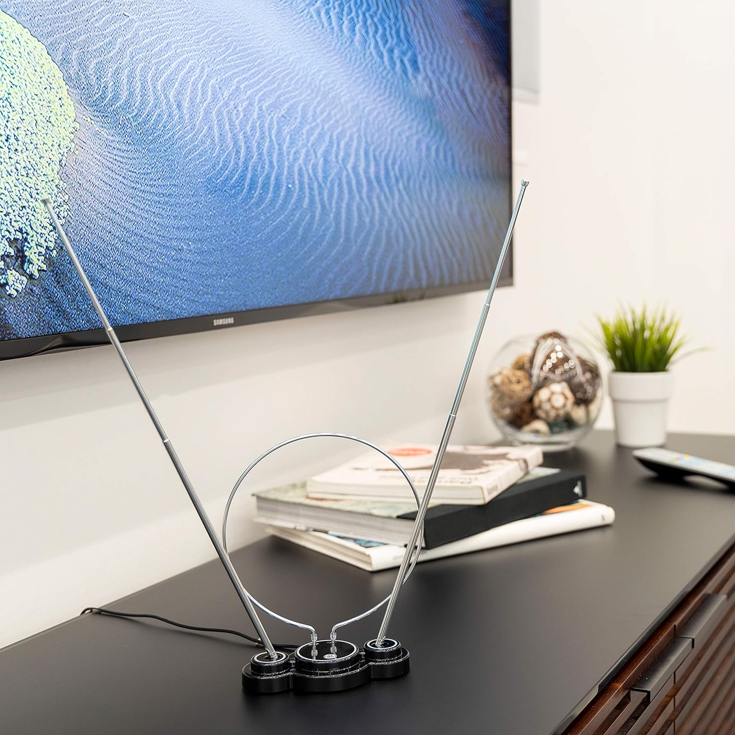 15 Best GE TV Antenna Reviews - Worldwide famous indoor/outdoor/attic mount antennas