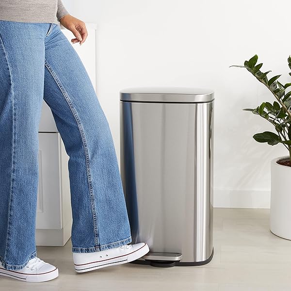 AMAZON BASICS SMUDGE RESISTANT RECTANGULAR TRASH CAN WITH SOFT-CLOSE LID, FOOT PEDAL, REMOVABLE INNER BUCKET, 30 LITER/7.9 GALLON, BRUSHED STAINLESS STEEL, SATIN NICKEL FINISH, 13.8″L X 11.8″W X 25″H
