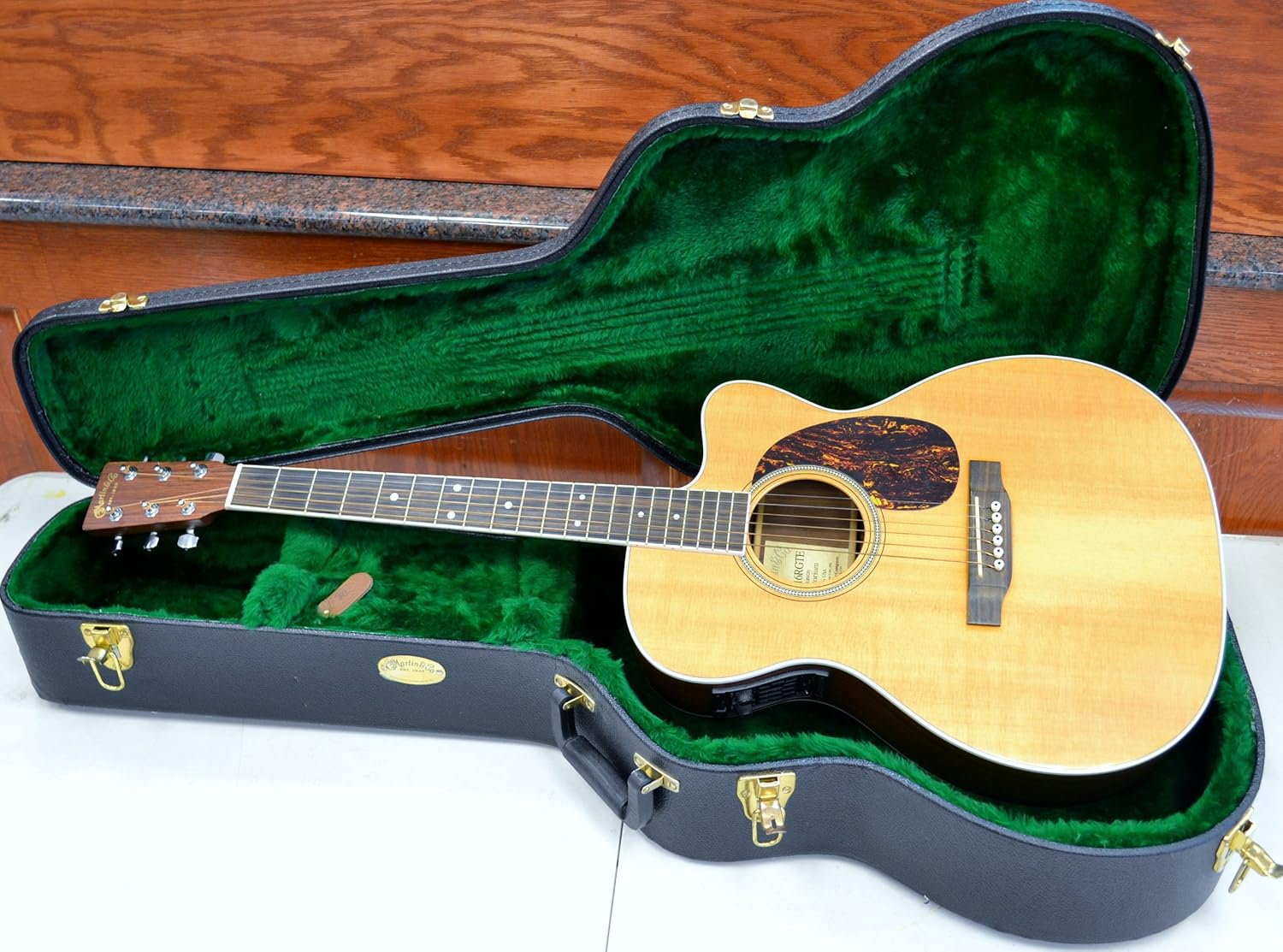 Martin 000C16RGTE Cutaway Auditorium 6String Acoustic Electric Guitar