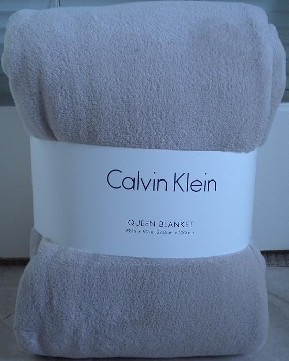 Calvin Klein Plush Queen Size Blanket (Beige) Kitchen & Dining