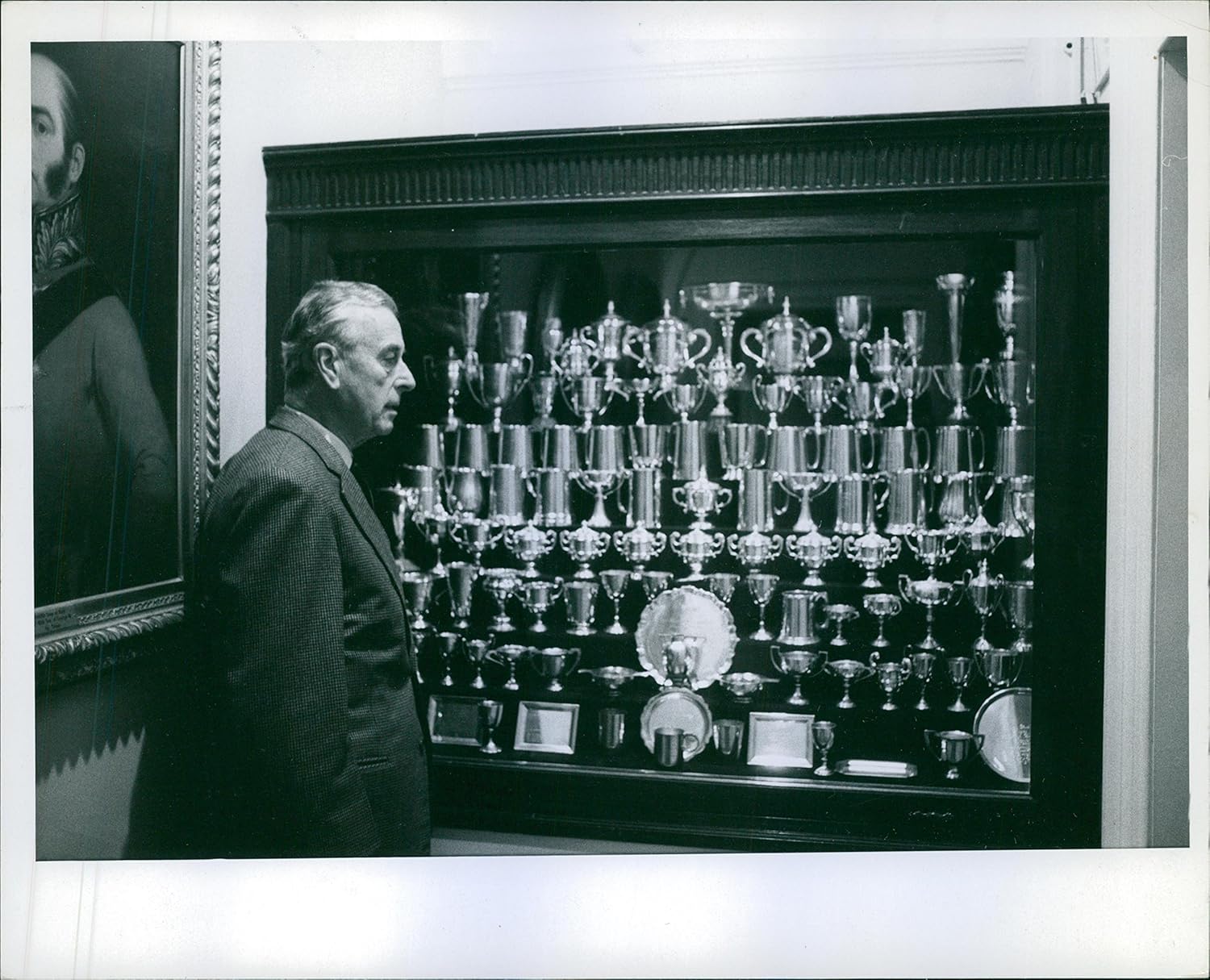 Amazon Com Vintage Photo Of Louis Mountbatten 1st Earl Mountbatten Of Burma Photographed Beside A Collection Of Trophies Entertainment Collectibles