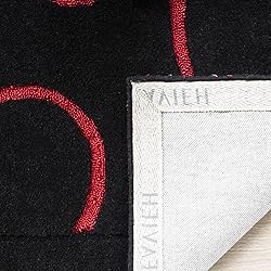 SAFAVIEH Soho Collection 2'6" x 8' Black / Red