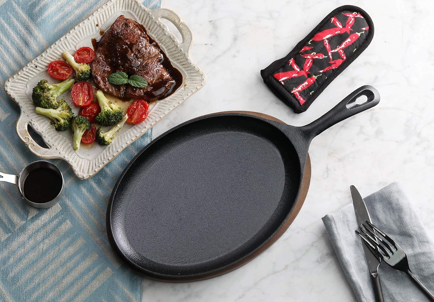 New Star Foodservice 1028744 Commercial-Grade Hot Skillet Handle Cover Holder, Hot Handle Holders/Mitts, Red Peppers Pan Cotton Handle Sleeve, Set of 6: Home & Kitchen