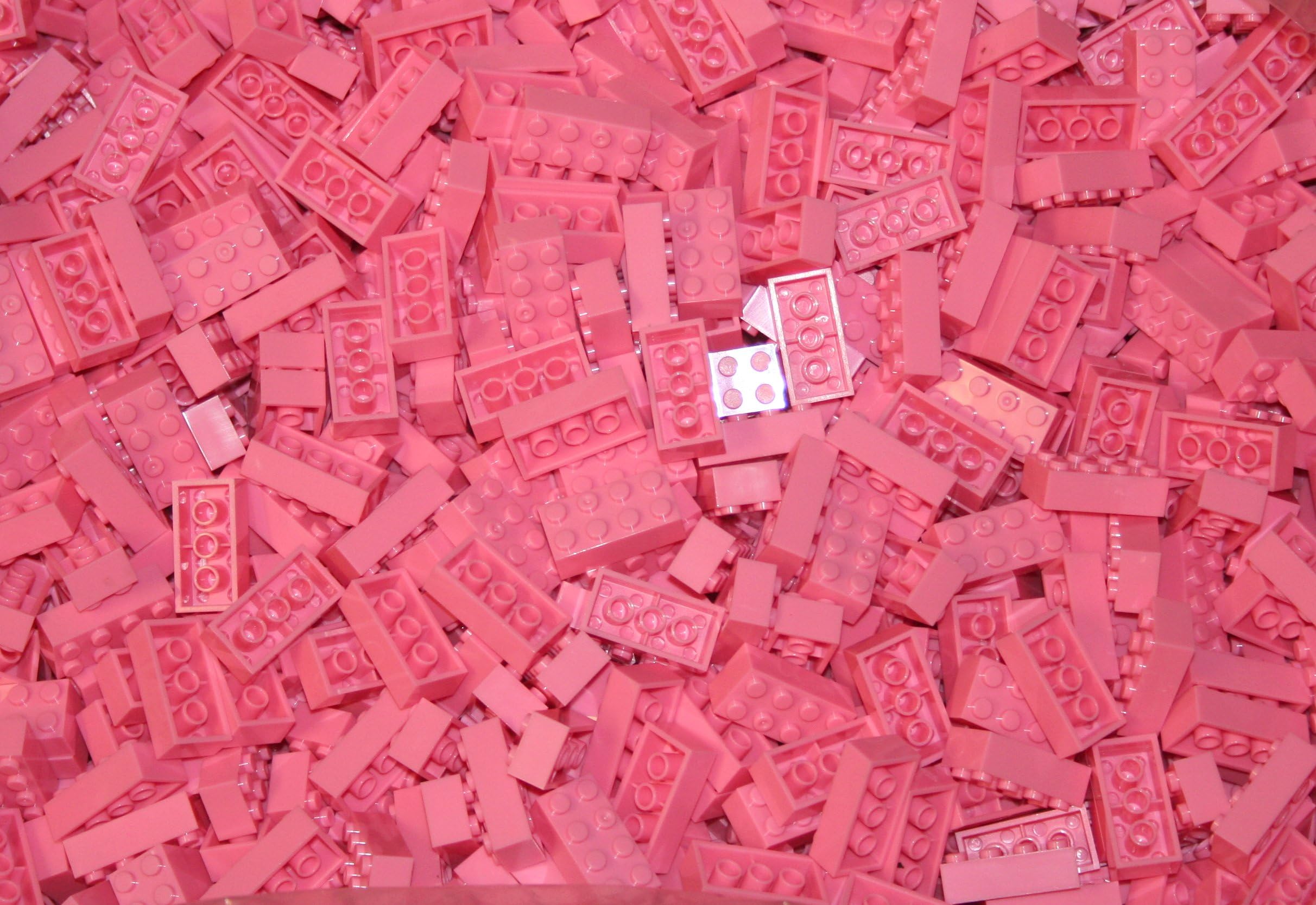 200 Pink 2x4 Generic Building Bricks, Alternative Option to Leading brand 2x4 3001 Brick