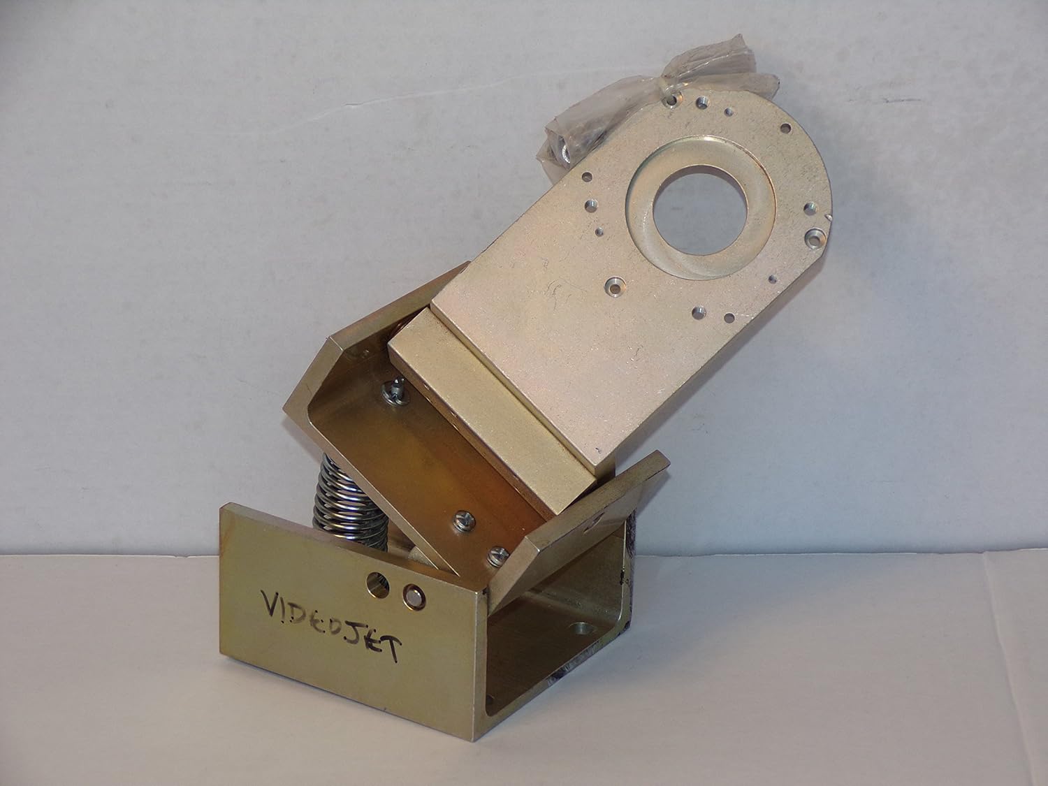 Dynapar MBU14D575 Universal Encoder Mounting Bracket 14005750000 New