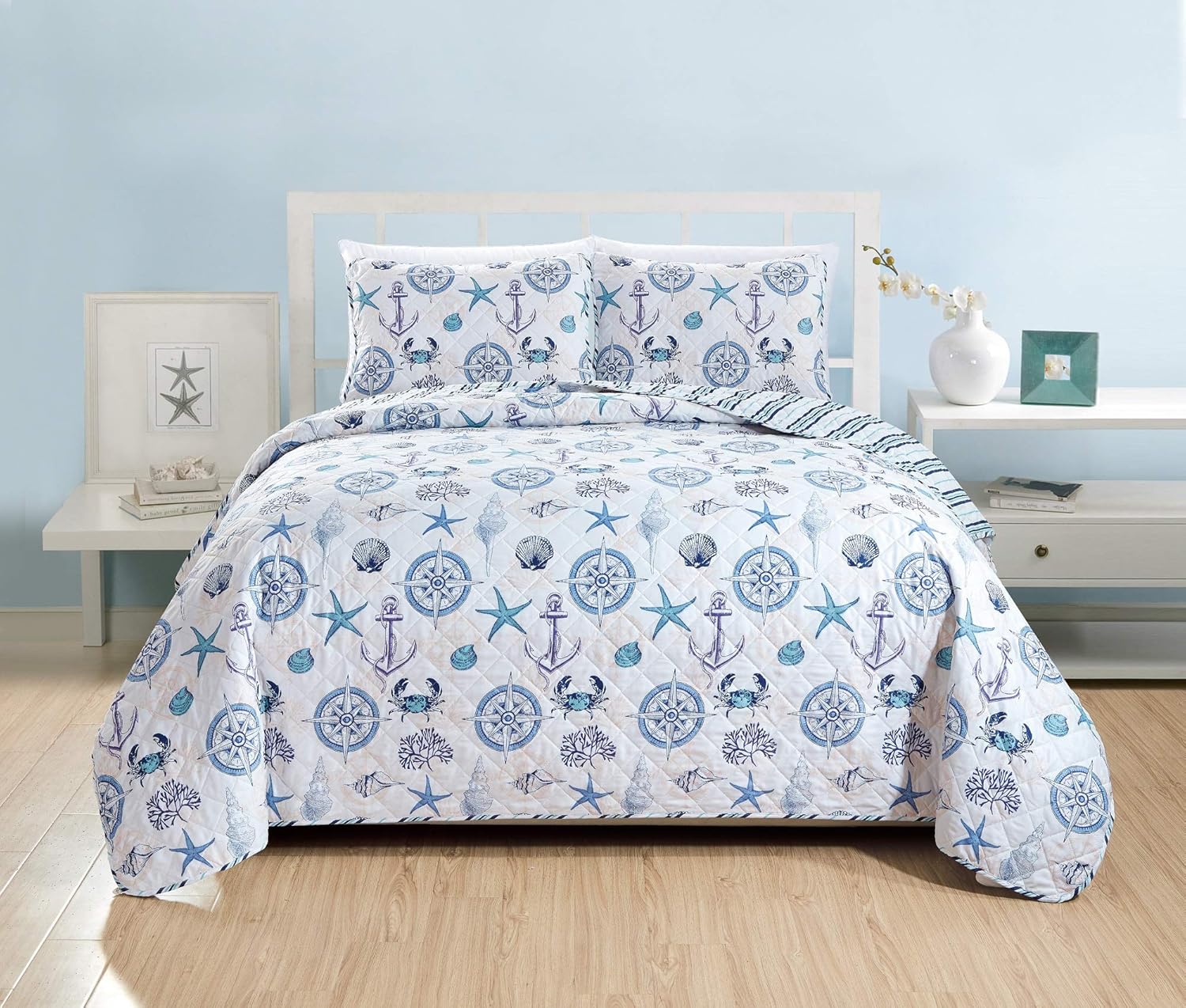Great Bay Home Azure Coastal Collection 3 Piece Quilt Set with Shams. Reversible Beach Theme Bedspread Coverlet. Machine Washable. (Full/Queen): Home & Kitchen