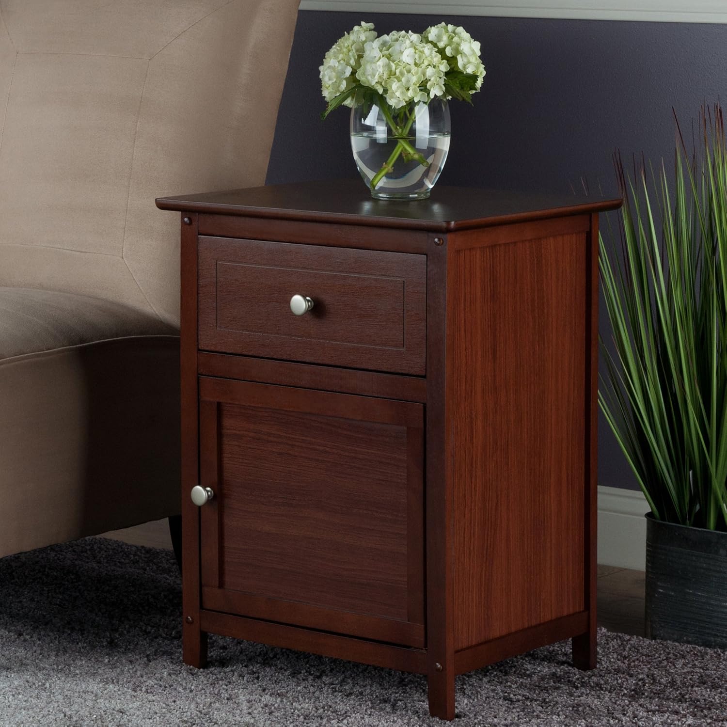Winsome Wood Eugene Accent Table, Walnut: Furniture & Decor