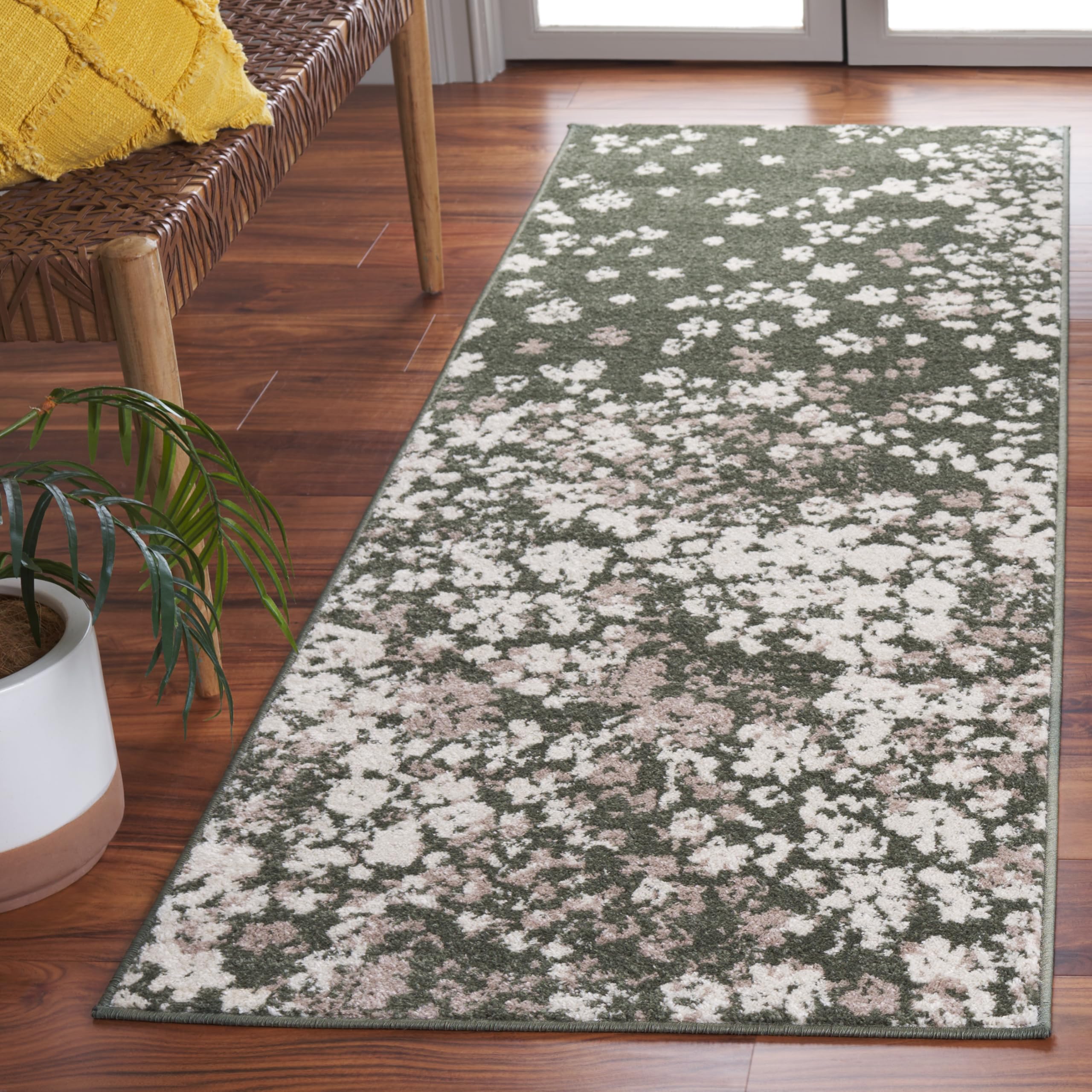 SAFAVIEH Adirondack Collection Runner Rug - 2'6" x 8', Green & Ivory, Geometric Design, Ideal for High Traffic Areas in Entryway, Kitchen & Bathroom (ADR115Y-28) Image