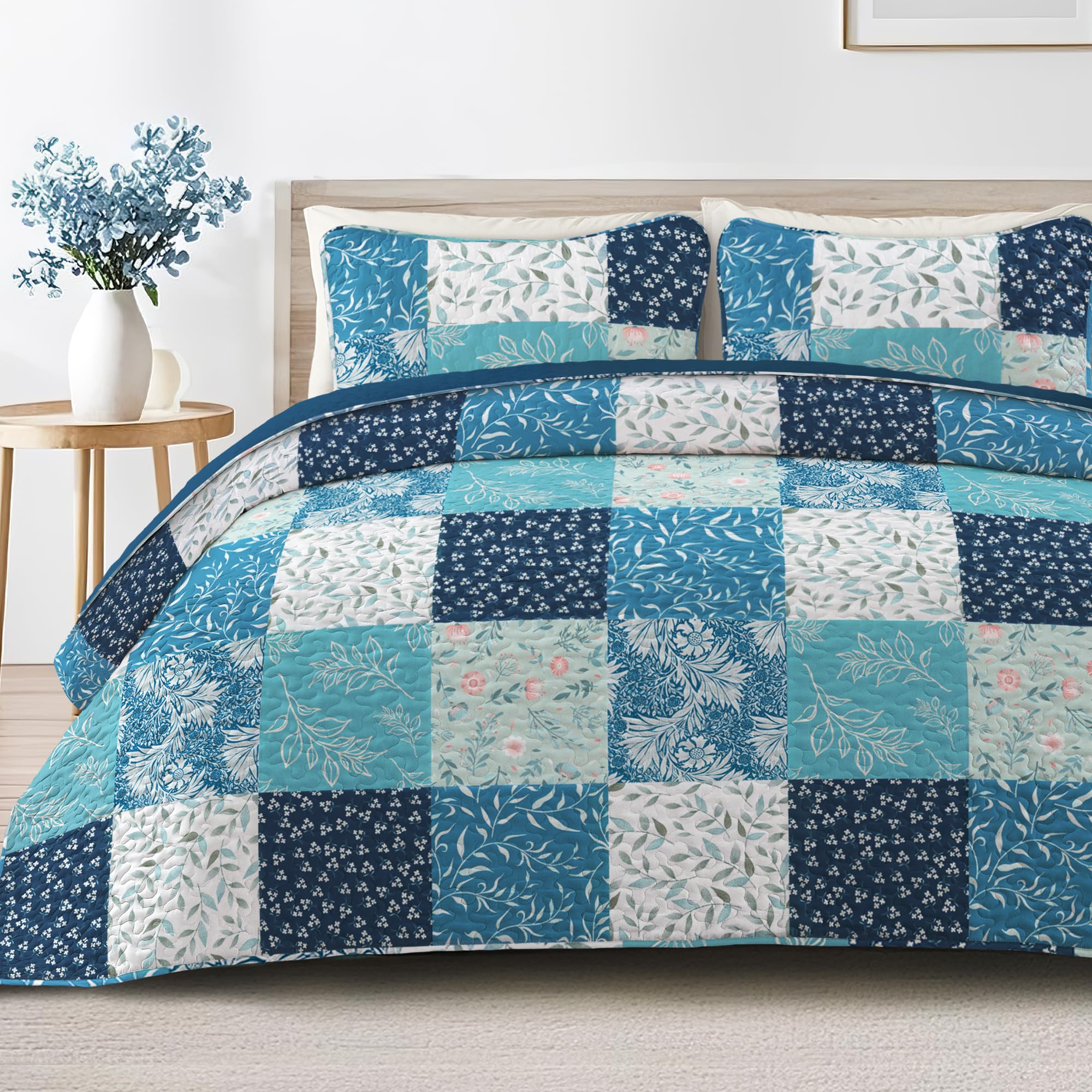 Exclusivo Mezcla Reversible Boho Quilts King Size, Navy Blue Bedspreads Lightweight Coverlet All Season Patchwork Quilt Bedding Set with Printed Floral Pattern (1 Quilt, 2 Pillow Shams) Image