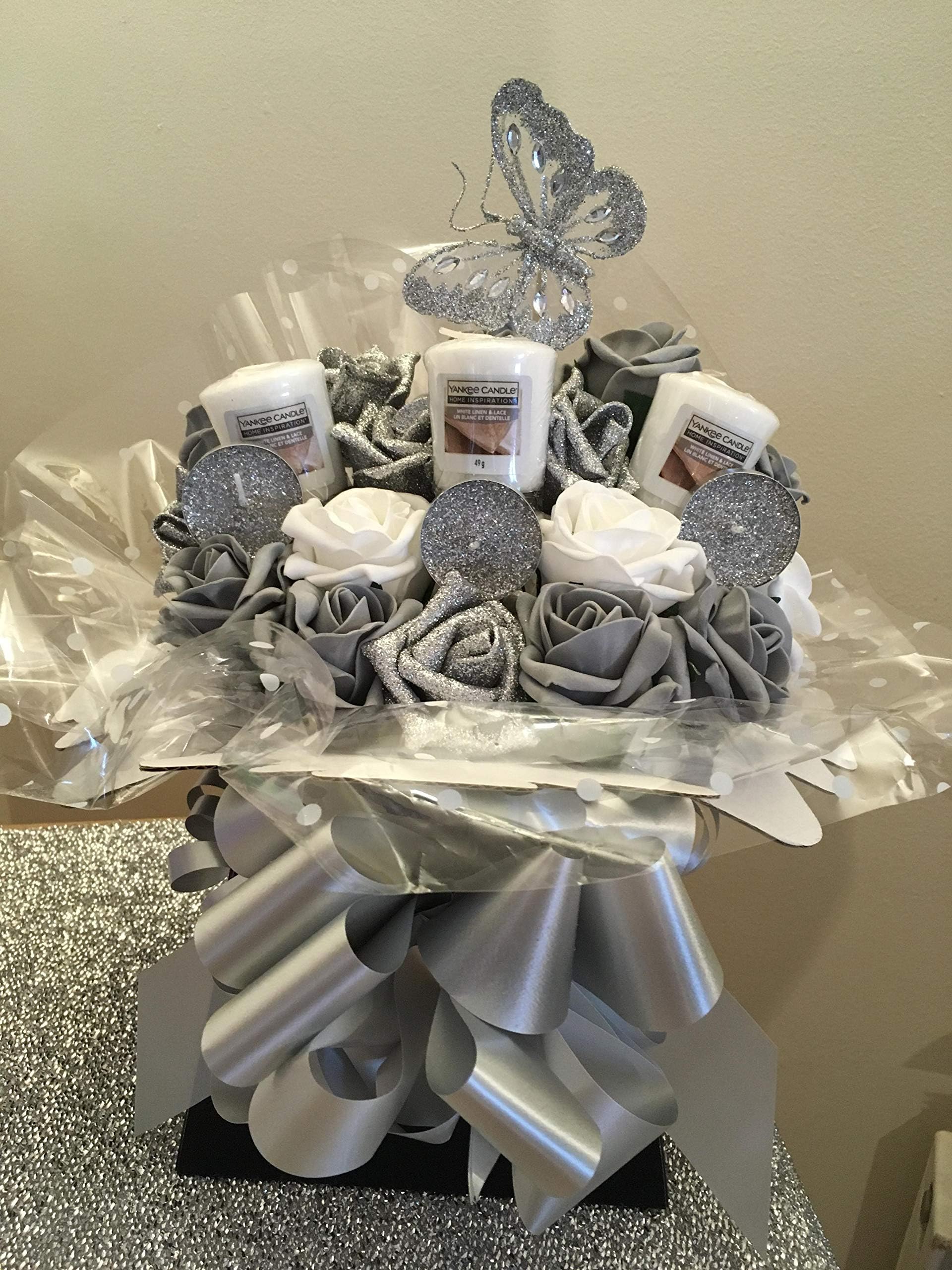 Yankee Candle Roses Bouquet Gift Idea Silver and Grey (glittergrey)