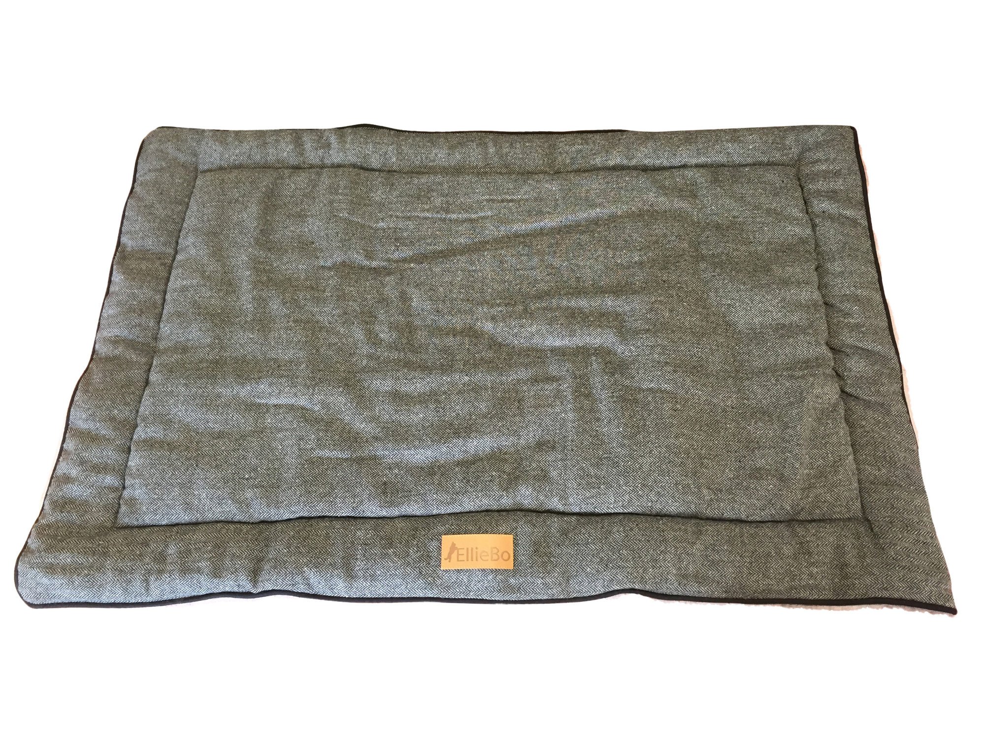 Ellie-Bo XXL Reversible Tweed and Grey Faux Fur Mat for 48-inch Dog Cage