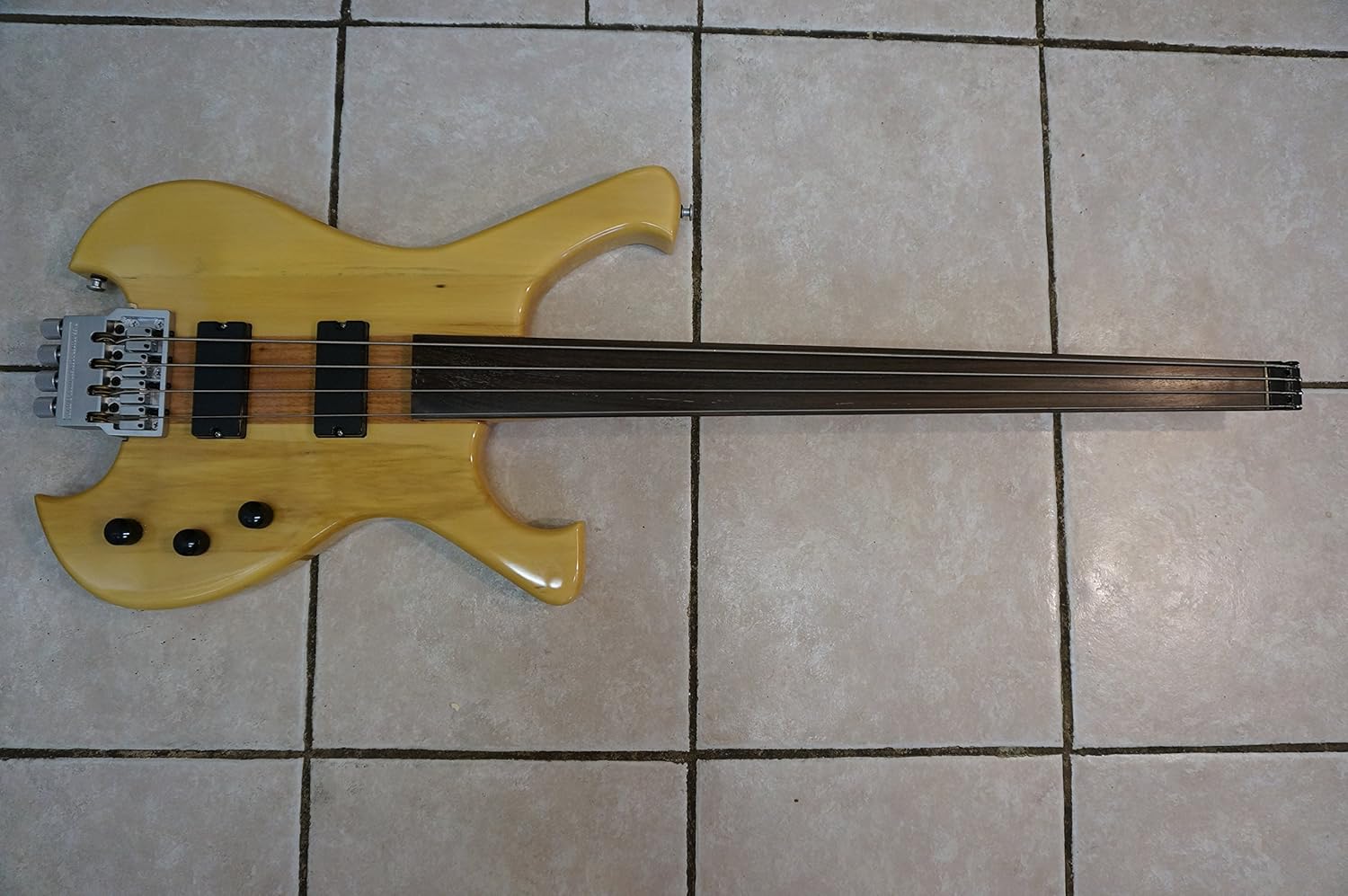 Fretless and headless Electric Bass Guitar, 4 String, New Amazon.co.uk