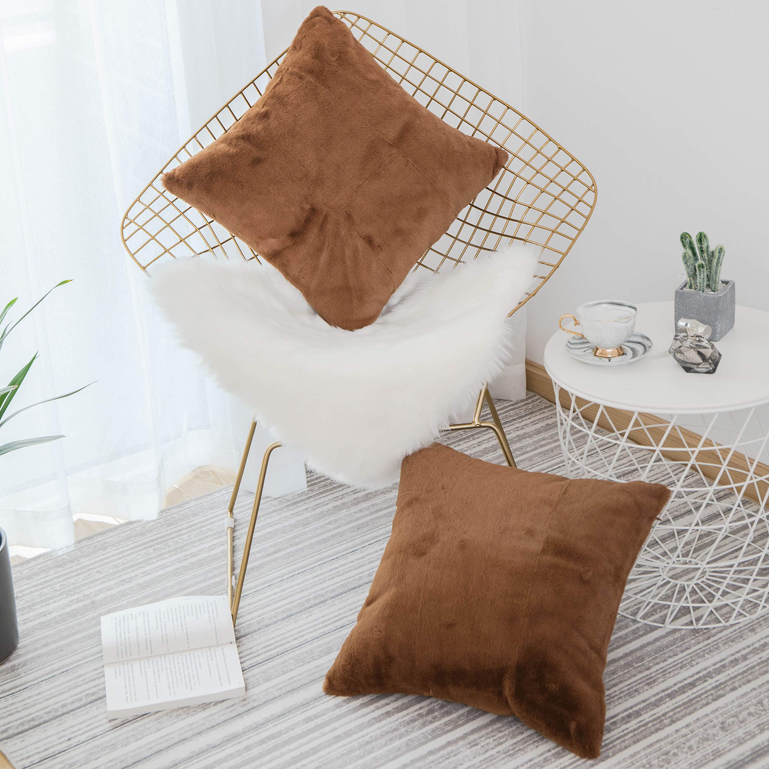 Home Brilliant Faux Fur Cushion Covers Brown, Cushion Covers 18x18, Warm Sheepskin Decorative Square Cushions for Sofa Bed Living Room, Pack of 2, (45 x 45, Brown)