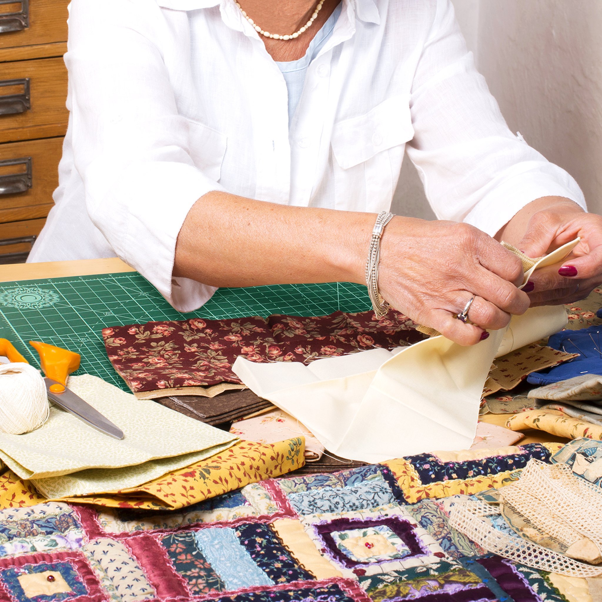 Calibre Art Self Healing Rotating Cutting Mat 18x18 (17